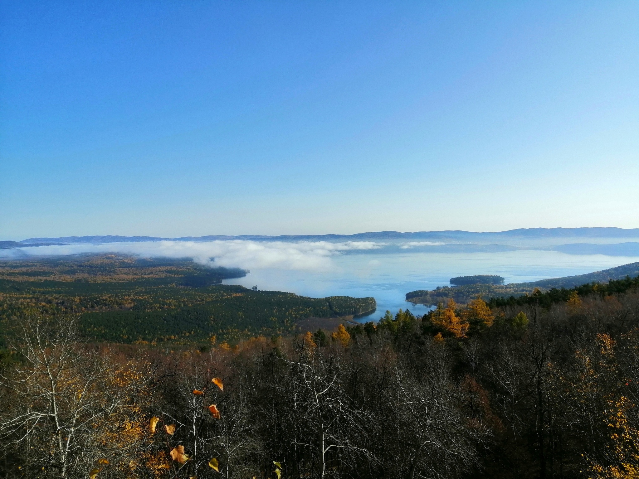 Lake Turgoyak. View from the Zaozerny Ridge. October 2020 - My, Taganay, Turgoyak, Autumn, Open spaces, The mountains, The photo