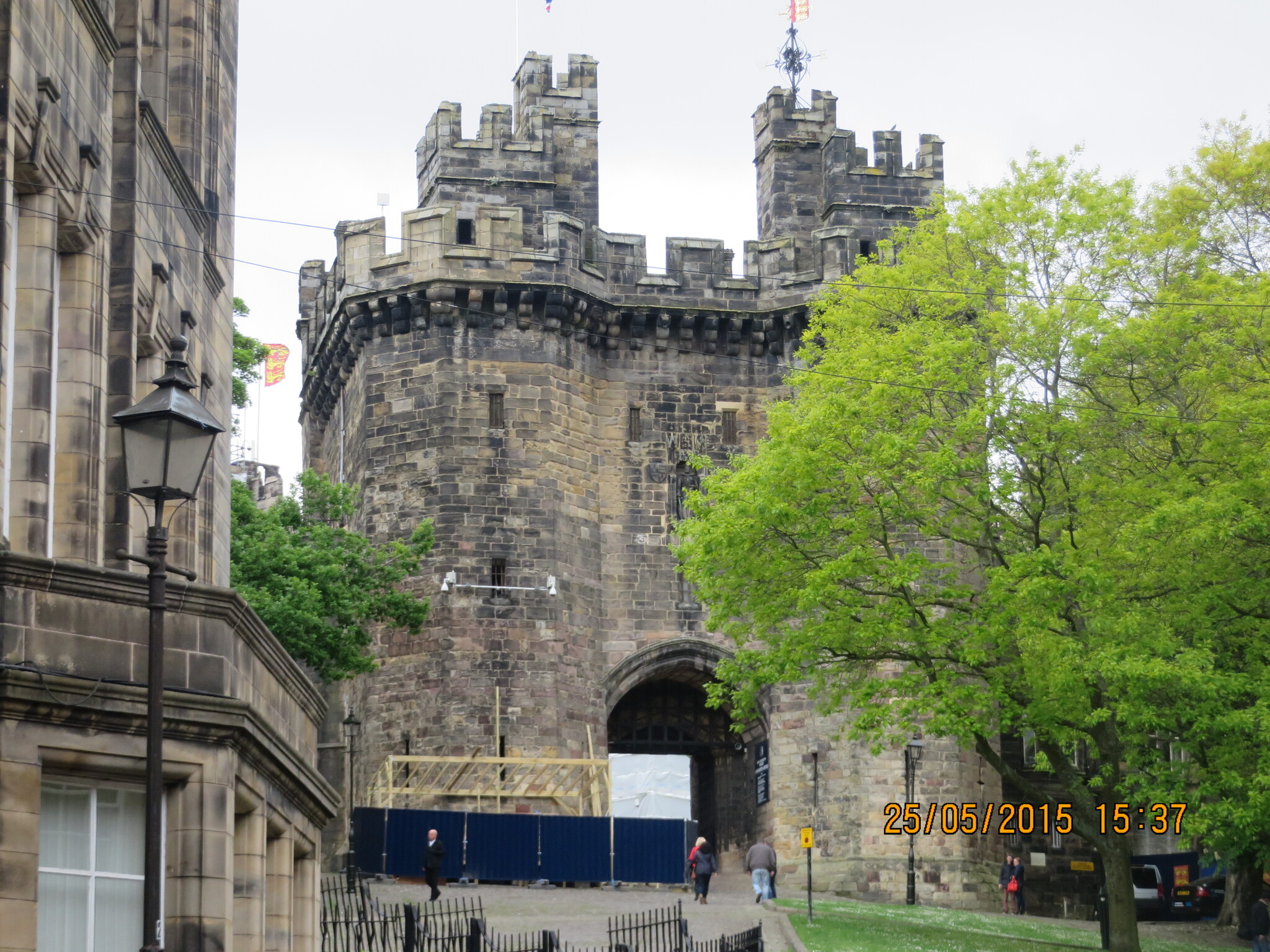 We wander through the Middle Ages. Lancaster Castle. Part 1 - My, Middle Ages, Story, England, Great Britain, Lancaster, Locks, Longpost