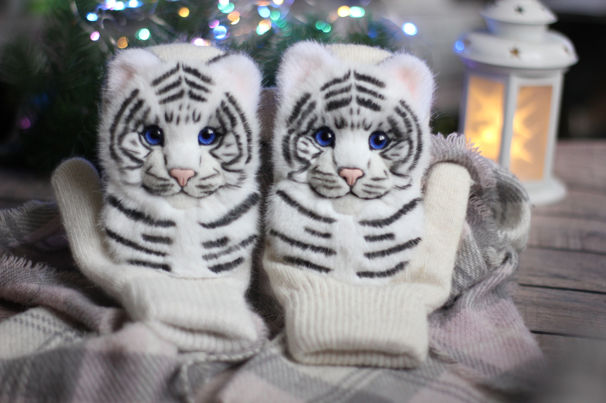 Tiger mittens - My, Handmade, Needlework without process, Animal husbandry, Mittens, Tiger, Tiger cubs, White tiger, Amur tiger, Longpost