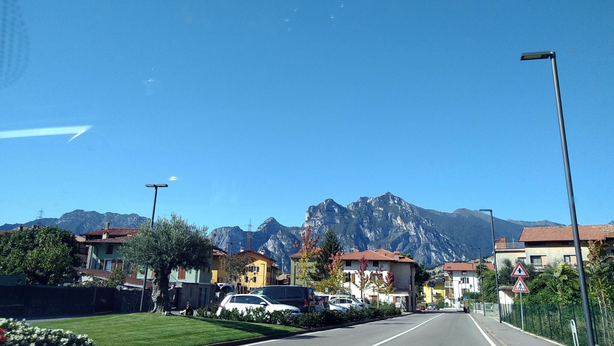 Around Lake Garda in one post - My, Vacation, Italy, Lake Garda, The photo, The rocks, Road, Hornet, Flowers, Statuette, Clouds, Longpost