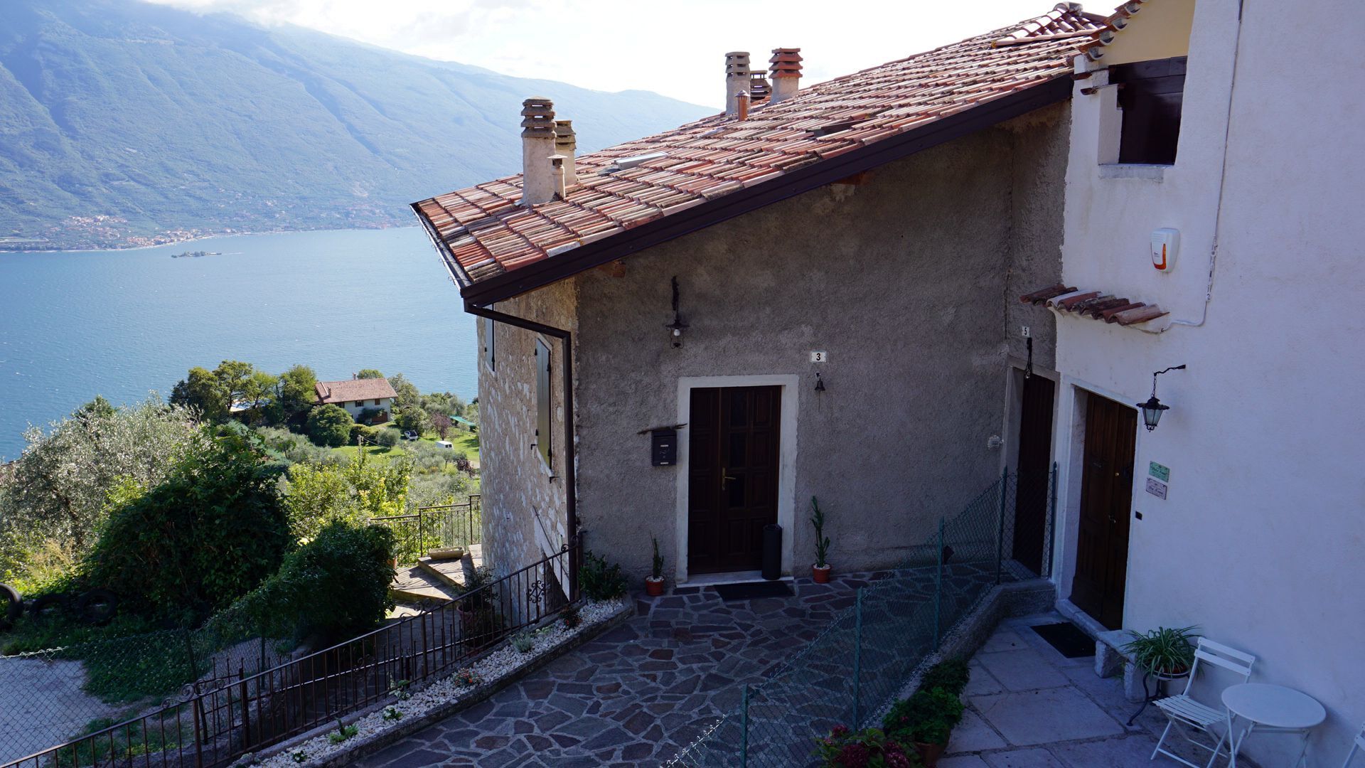 Around Lake Garda in one post - My, Vacation, Italy, Lake Garda, The photo, The rocks, Road, Hornet, Flowers, Statuette, Clouds, Longpost