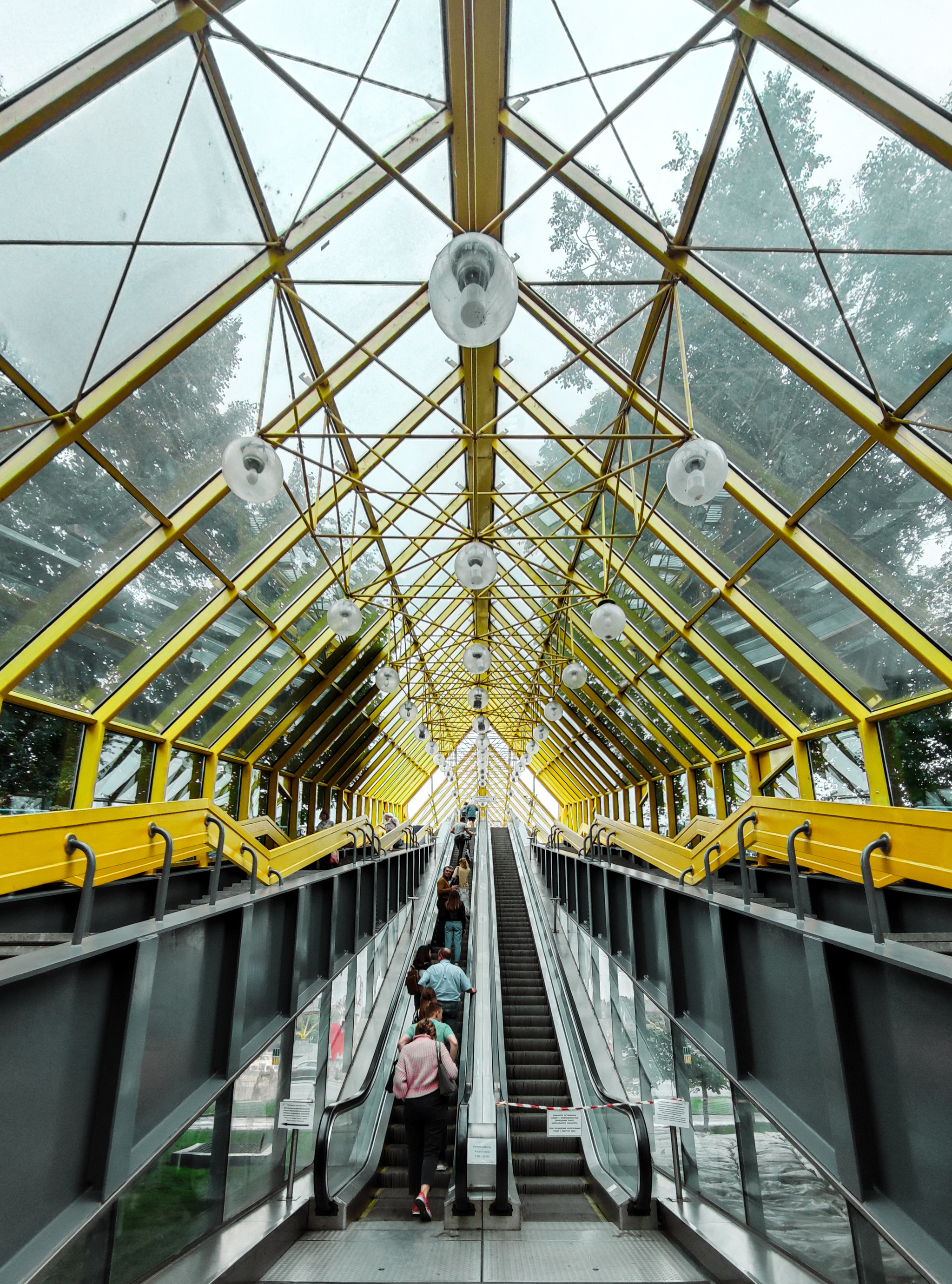 Walk around Moscow in lines - My, The photo, Mobile photography, Town, Moscow, Andreevsky Bridge, Bridge, Longpost