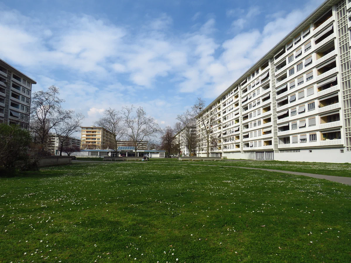 Swiss Khrushchev. Housing for the Swiss in panel high-rise microdistricts in Geneva - Switzerland, Building, Apartment buildings, Dormitory area, Our days, Longpost, Slum