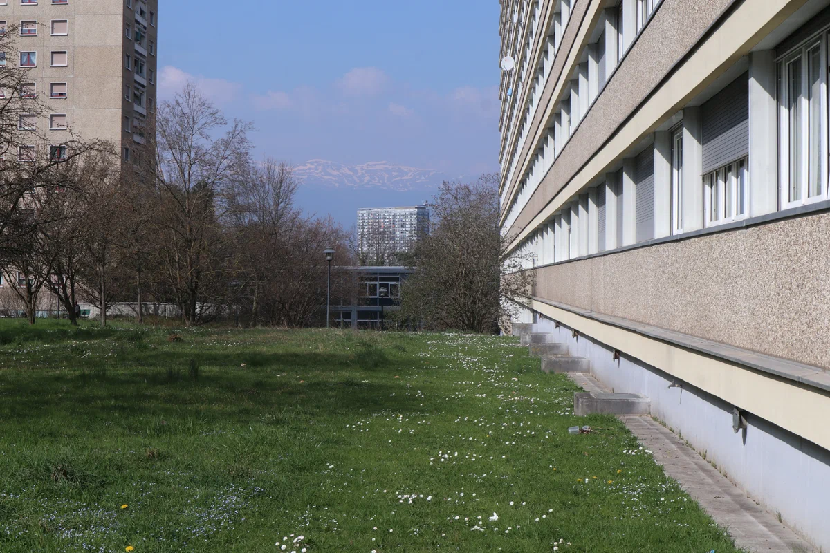 Swiss Khrushchev. Housing for the Swiss in panel high-rise microdistricts in Geneva - Switzerland, Building, Apartment buildings, Dormitory area, Our days, Longpost, Slum