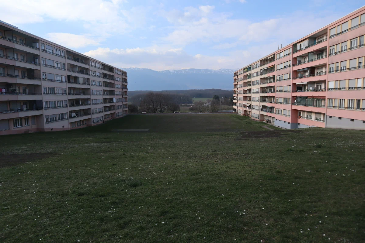 Swiss Khrushchev. Housing for the Swiss in panel high-rise microdistricts in Geneva - Switzerland, Building, Apartment buildings, Dormitory area, Our days, Longpost, Slum