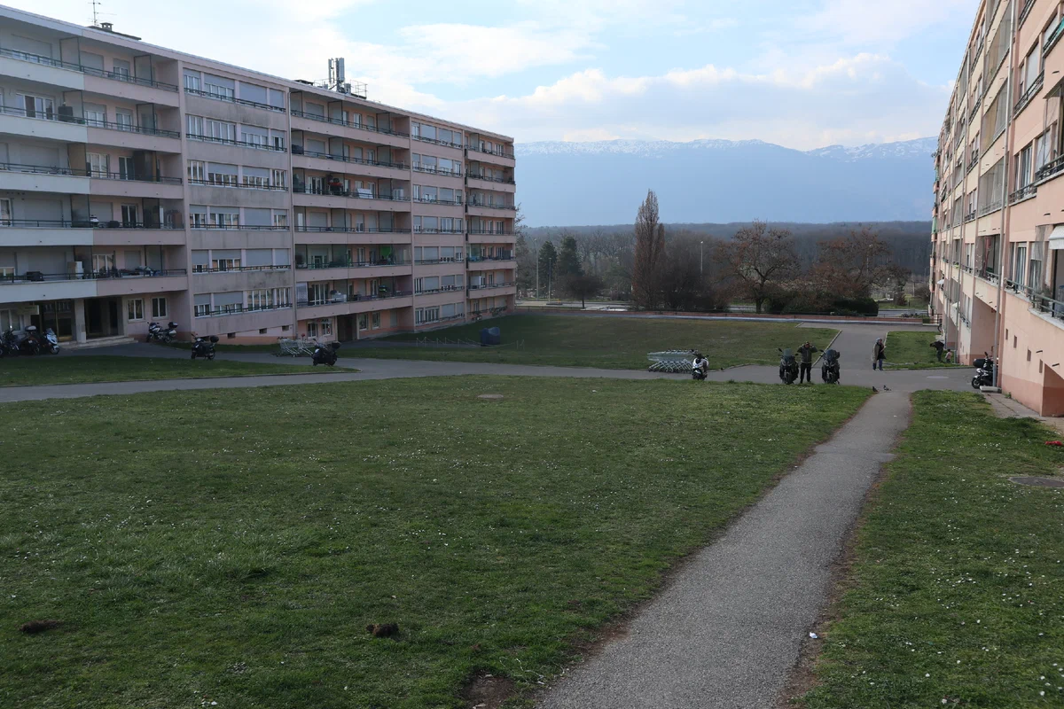 Swiss Khrushchev. Housing for the Swiss in panel high-rise microdistricts in Geneva - Switzerland, Building, Apartment buildings, Dormitory area, Our days, Longpost, Slum