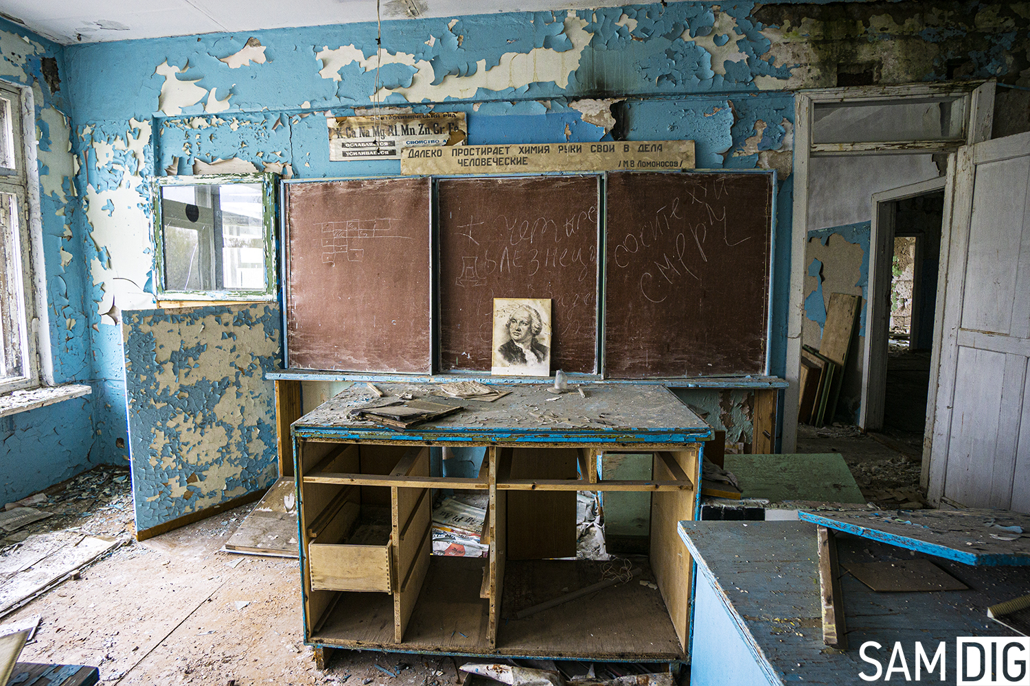 Abandoned village school. - My, Abandoned, Travel across Russia, Made in USSR, Urbanphoto, Samara Region, Urbanfact, Soviet, School, Studies, History of the USSR, Travels, Lenin, Back to USSR, История России, Longpost