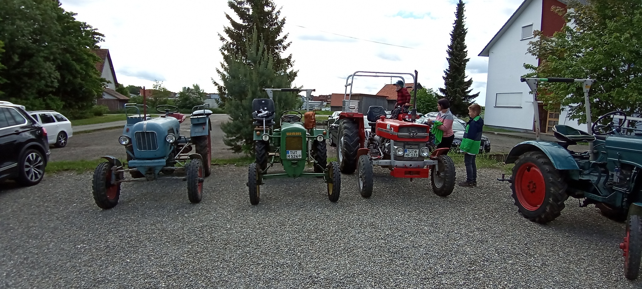 In Germany, Father's Day - My, Vertical video, The photo, Holidays, Father, Germany, Tractor, Video, Longpost