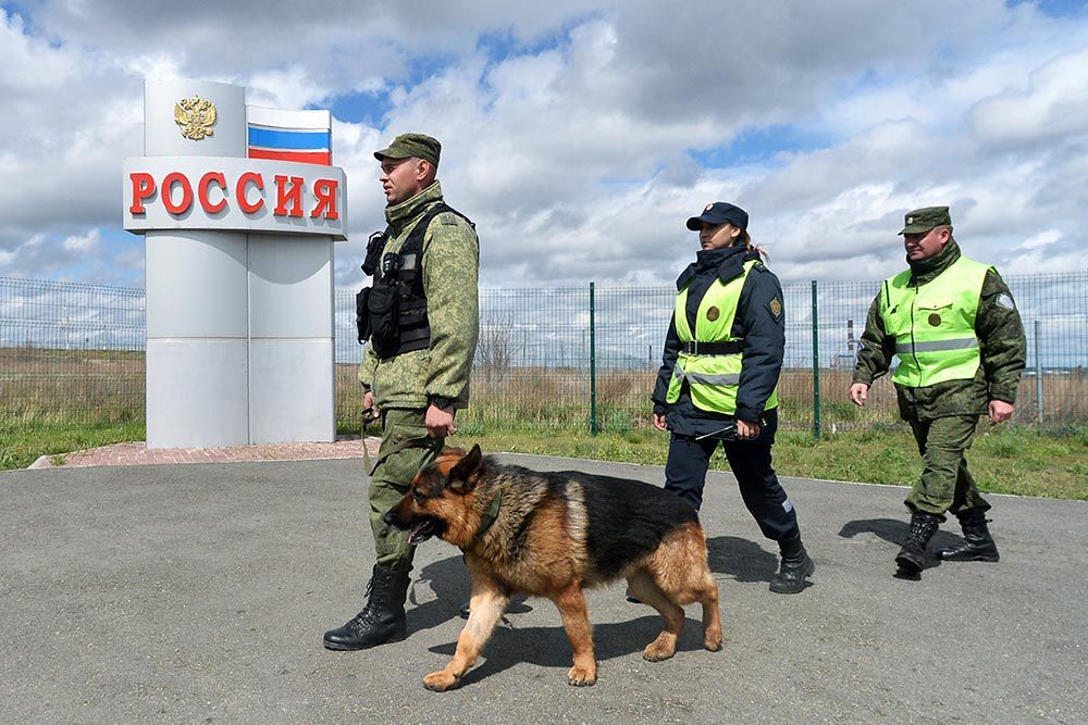 Под видом беженцев - Политика, Спецоперация, Пограничники, ФСБ, Новости