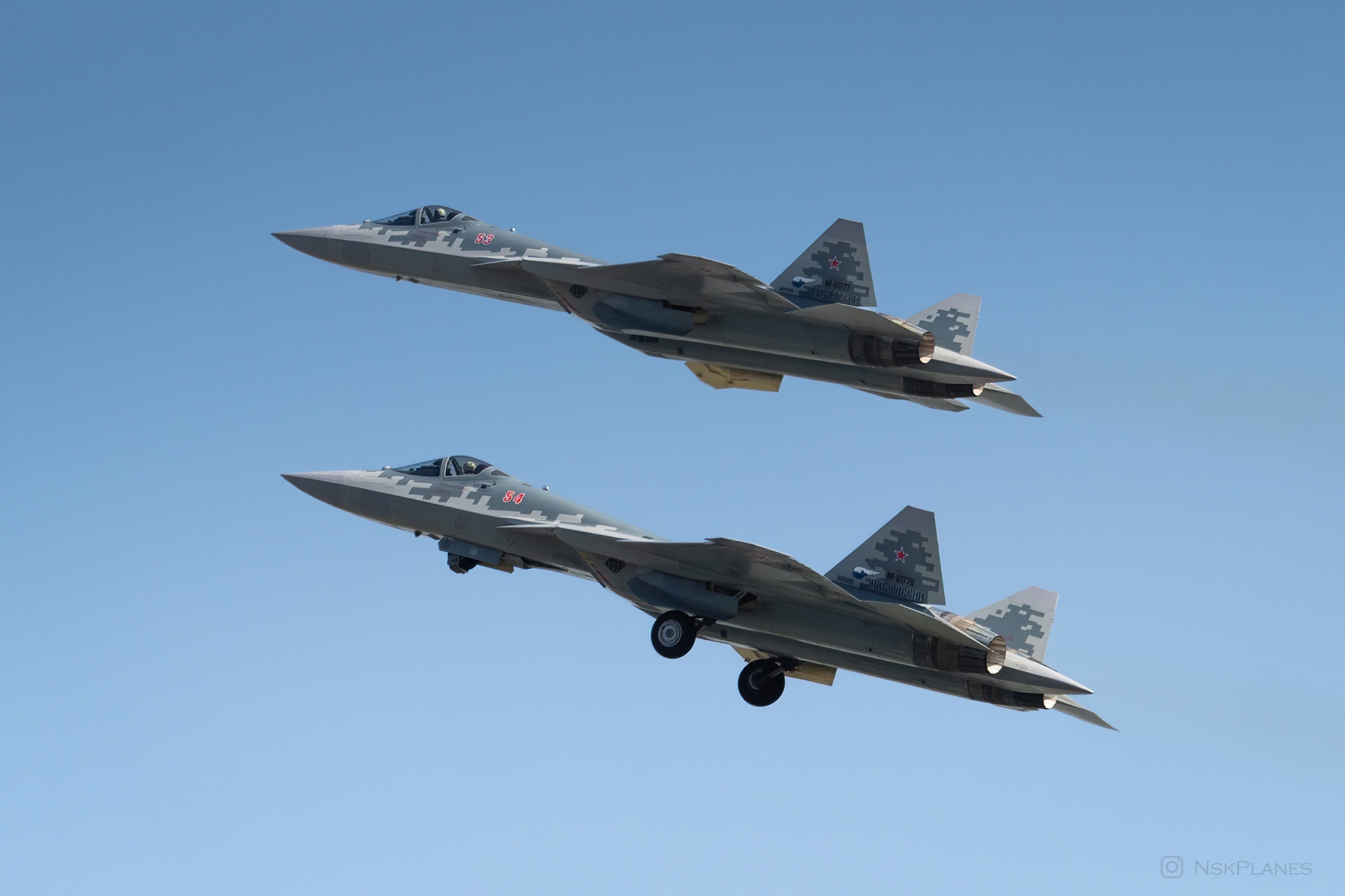 Ещё два новых Су-57 отправлены в войска