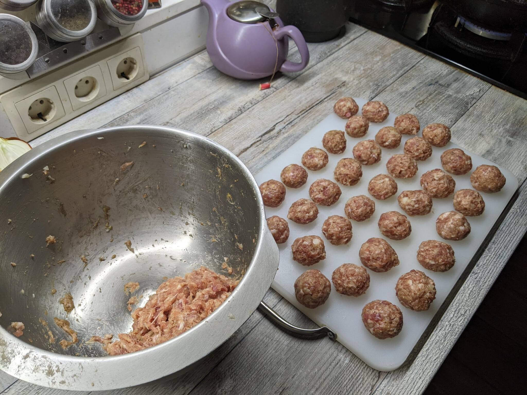 My meatballs are not “the same ones”, but also nothing - My, Food, Recipe, Meatballs, Meatballs, Meat, Video, Longpost