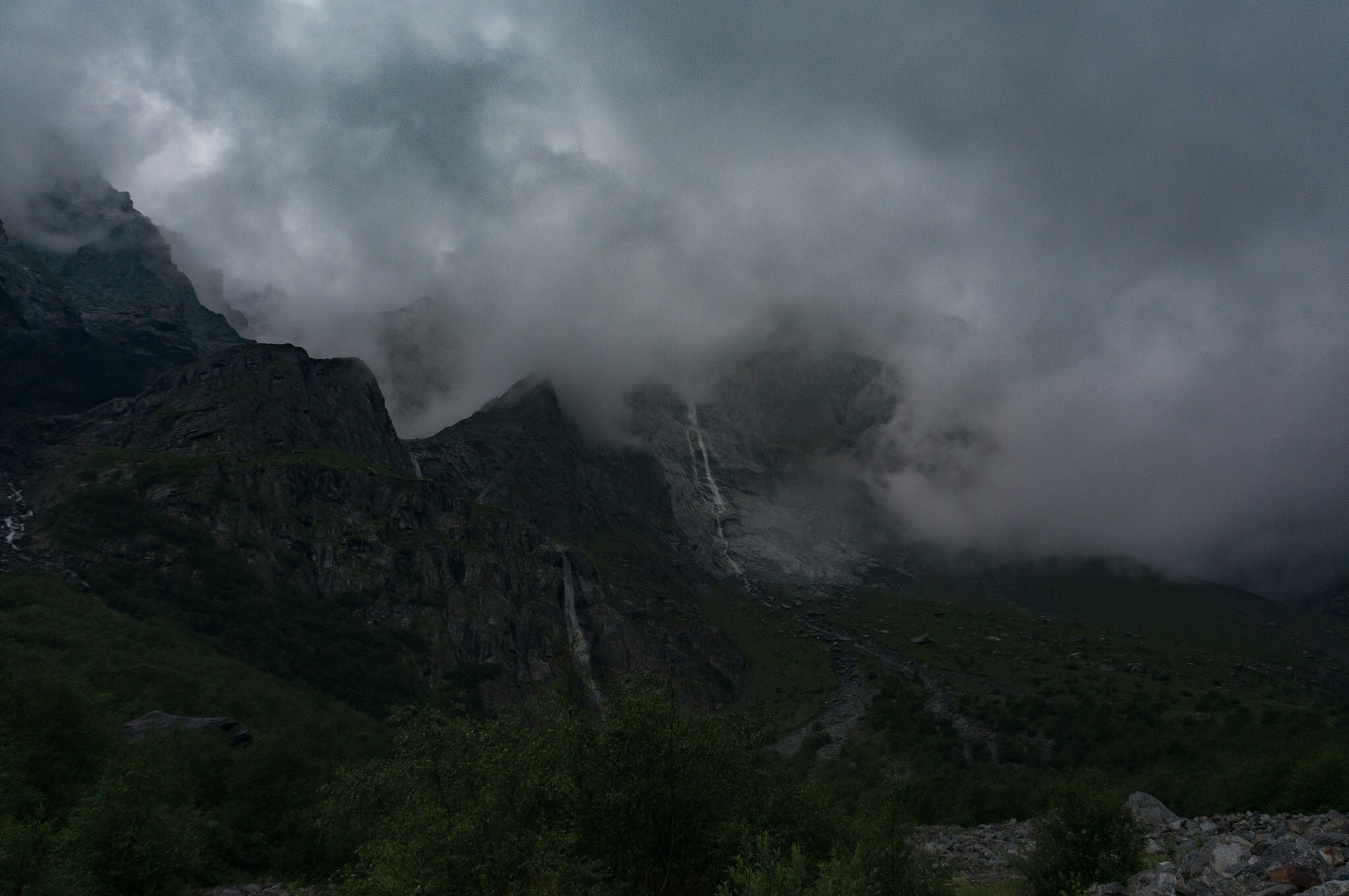 Caucasus. - My, Caucasus, North Ossetia Alania, Dargavs, Horseback riding, Waterfall, Rain, Longpost