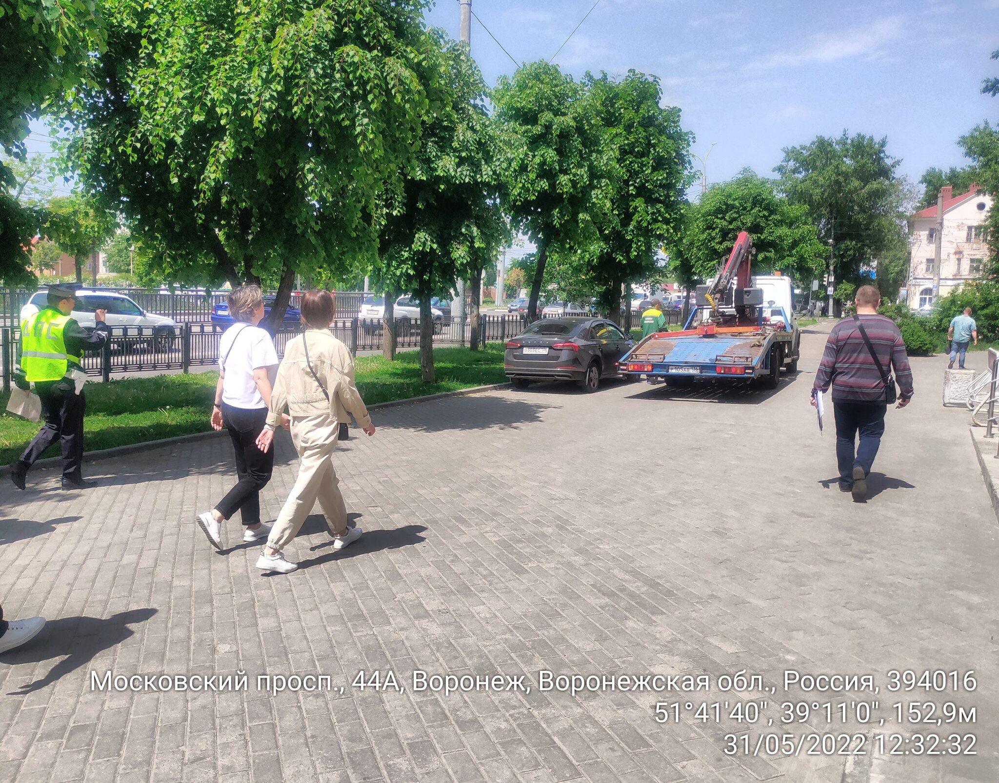 Continuation of the post “Nothing unusual. - My, DPS, Impudence, Driver, Violation of traffic rules, Voronezh, Punishment, Tow truck, Pedestrian zone, Sidewalk, Auto, Parking, Traffic police, Longpost, Numbers, Неправильная парковка, Reply to post