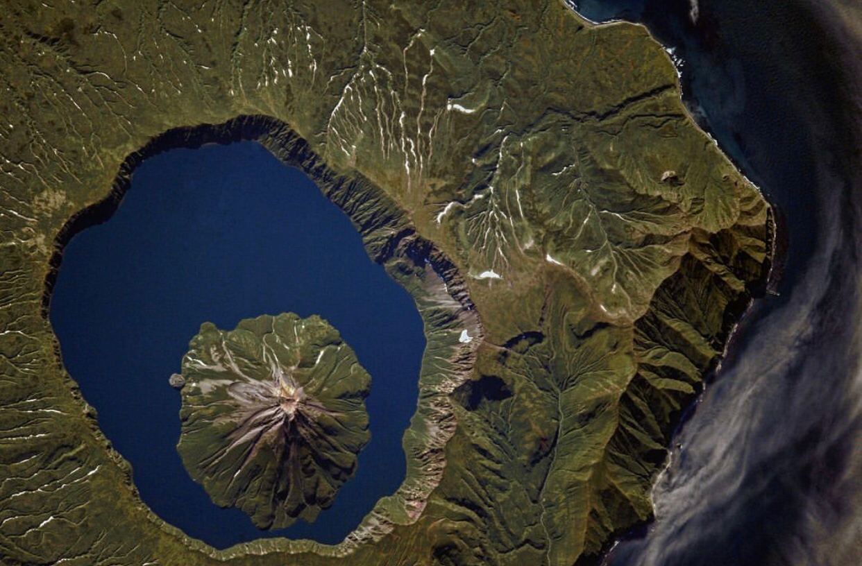 Вулкан Креницына, Курильские острова