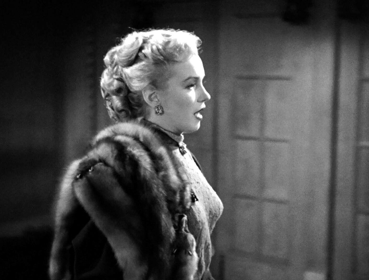 Marilyn Monroe in the film All About Eve (IV) Cycle Magnificent Marilyn 1018 series - Cycle, Gorgeous, Marilyn Monroe, Actors and actresses, Celebrities, Blonde, 50th, Movies, Hollywood, USA, Hollywood golden age, 1951, Photos from filming, Black and white photo, Longpost