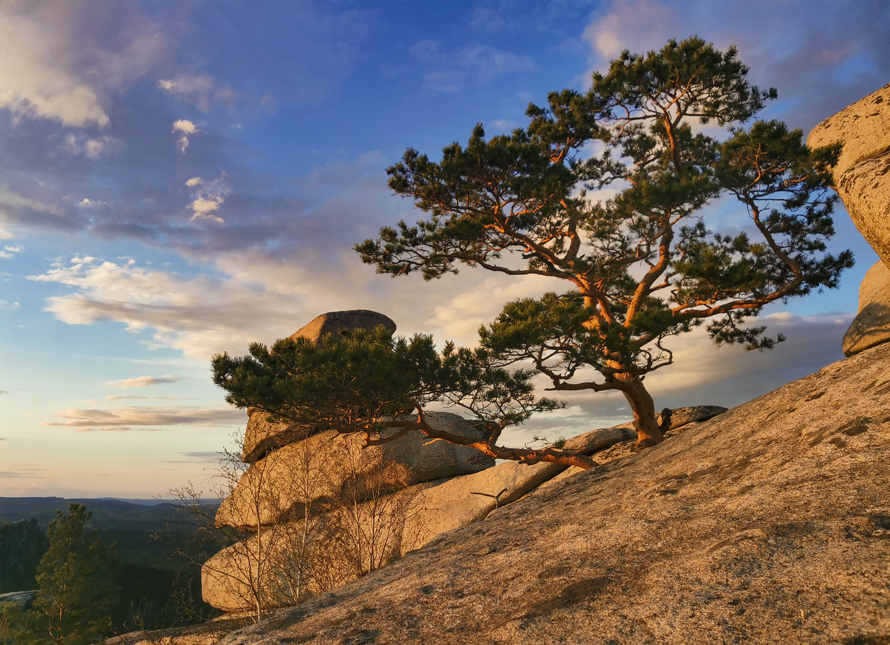 Visiting the stone wall - My, Ural, Arakul Shikhan, Sunset, Nature, The nature of Russia, Mobile photography, Chelyabinsk region, Longpost