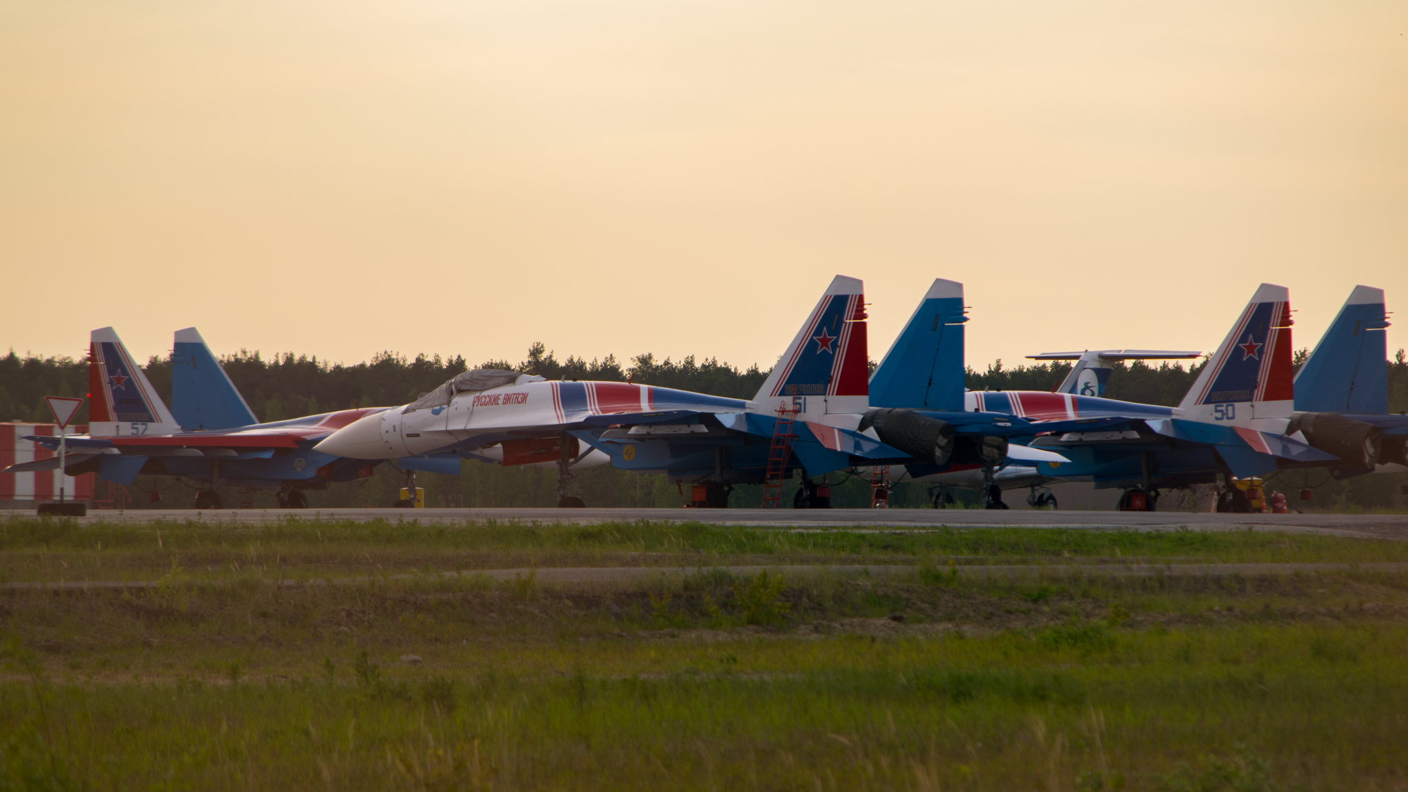Russian knights and a little different aviation - Longpost, The airport, KhMAO, The photo, Surgut, Aviation, Russian Knights, My