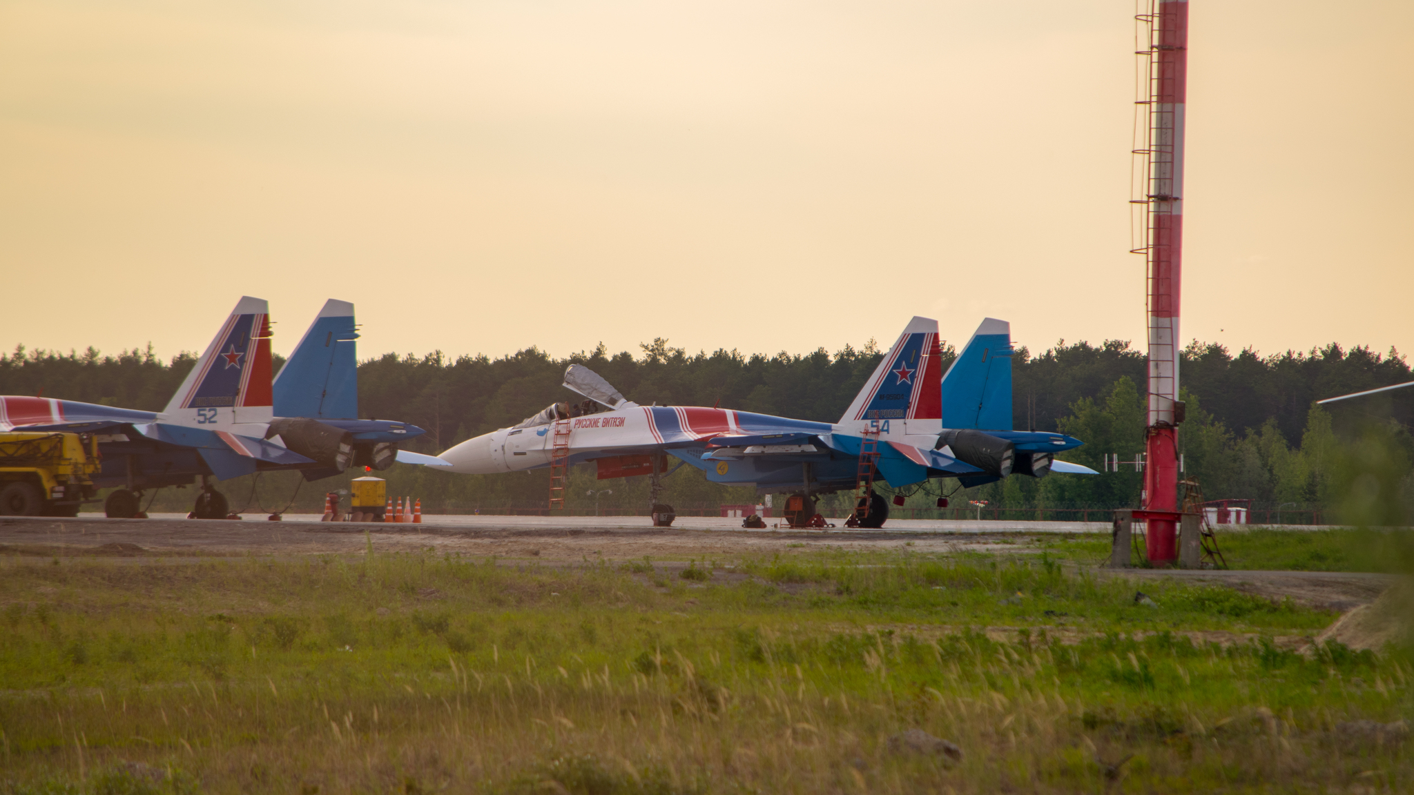 Russian knights and a little different aviation - Longpost, The airport, KhMAO, The photo, Surgut, Aviation, Russian Knights, My