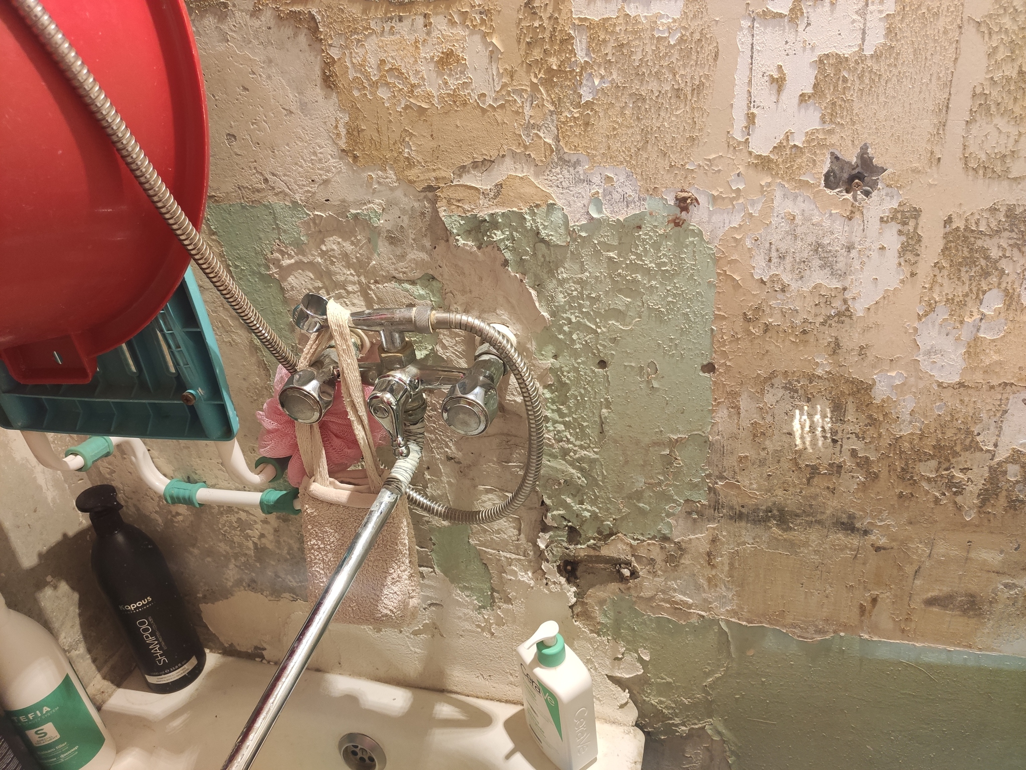 The question of the advisability of moving the mixer - My, Repair, Bathroom, Rukozhop, Plumbing, Longpost, Need advice