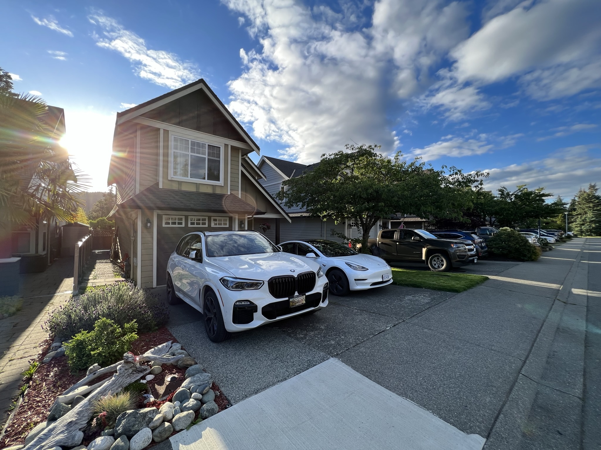 Canada - My, Town, The street, Auto, House, Road, Tree, The sun, beauty, Purity, Canada, Longpost