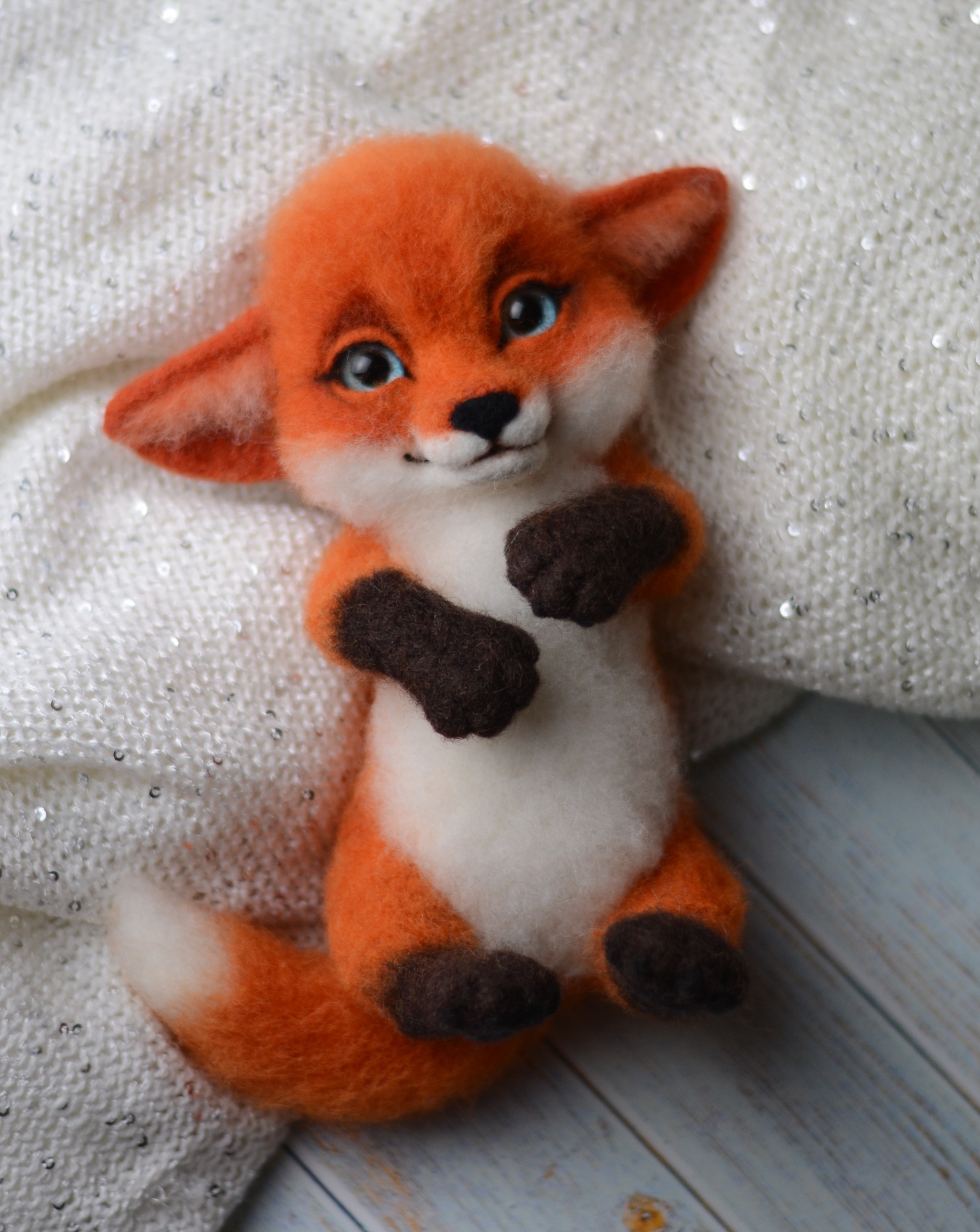 Make fox. Лисичка из шерсти сухое валяние. Лиса сухое валяние. Лиса рукоделие.