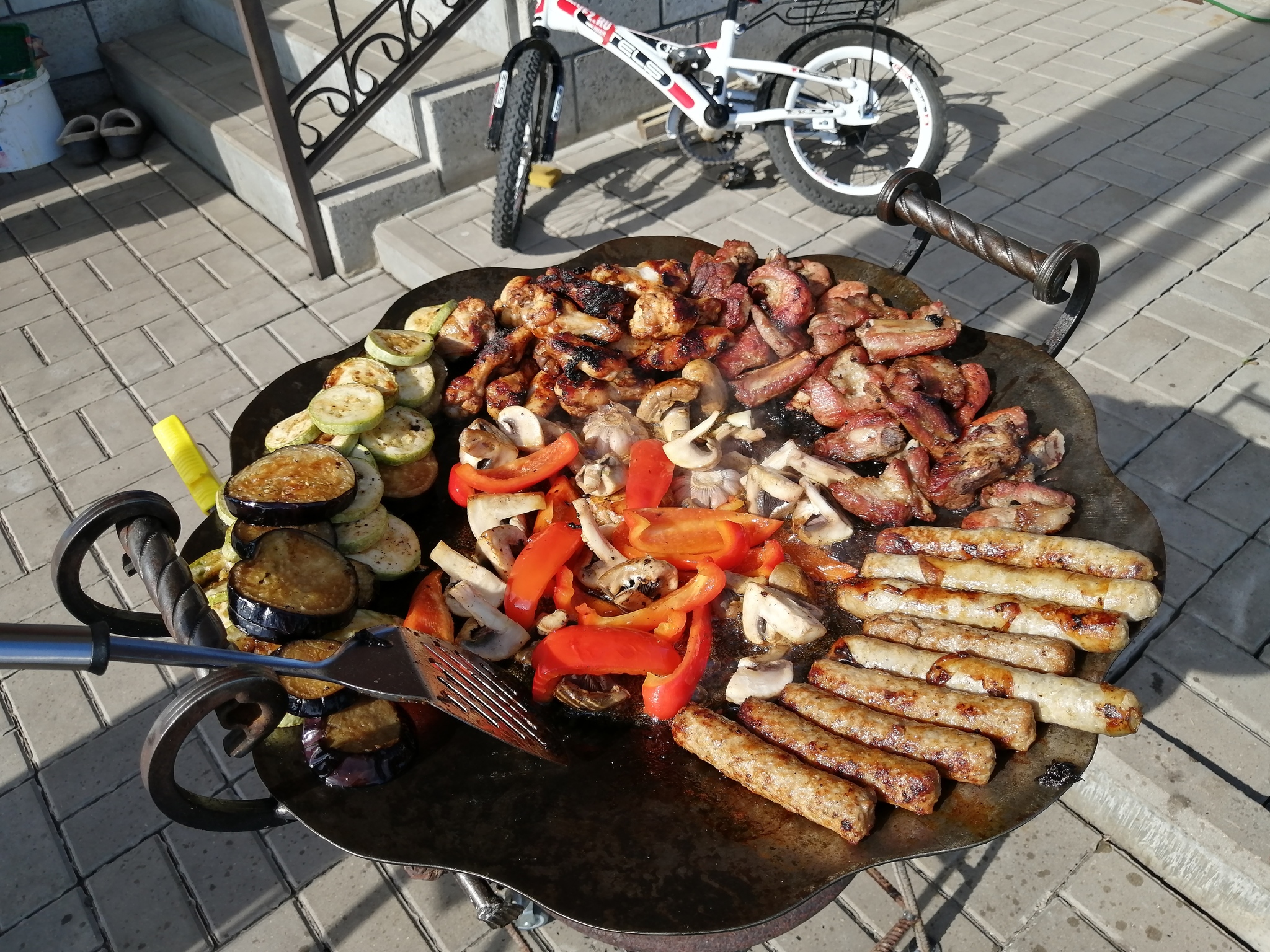 Cooking in the saj - My, Shashlik, Meat, Dacha, Yummy, Longpost, Saj