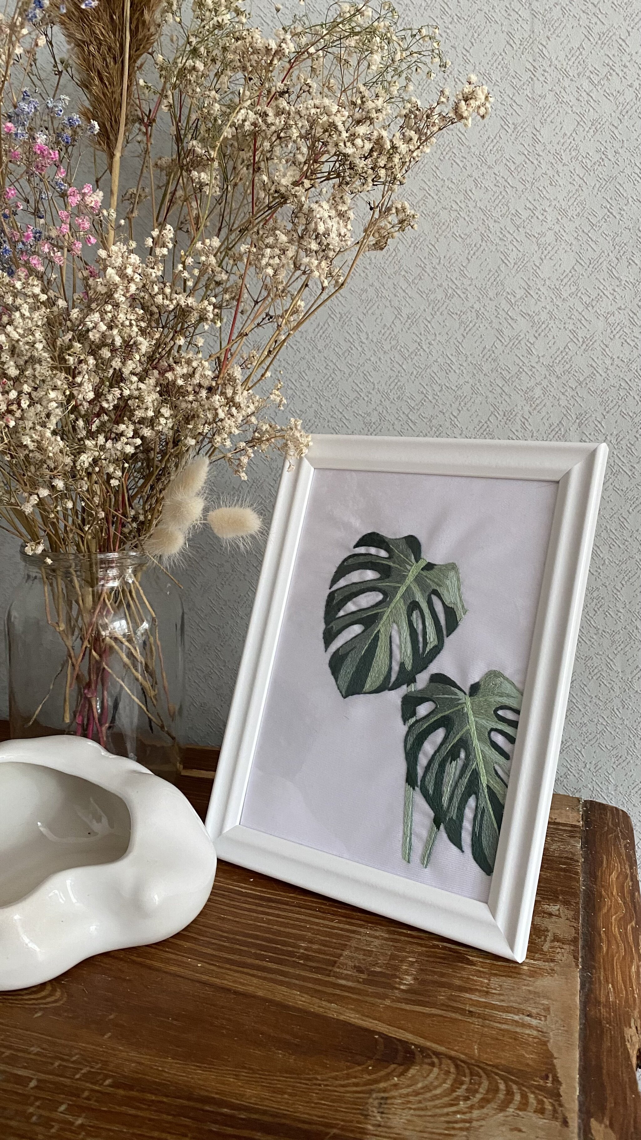 Botanical embroidery Monstera - My, Needlework, Needlework without process, Embroidery, Handmade, Decor, Plants, Houseplants, Monstera, Flowers, Satin stitch embroidery, Panel, Interior, Longpost