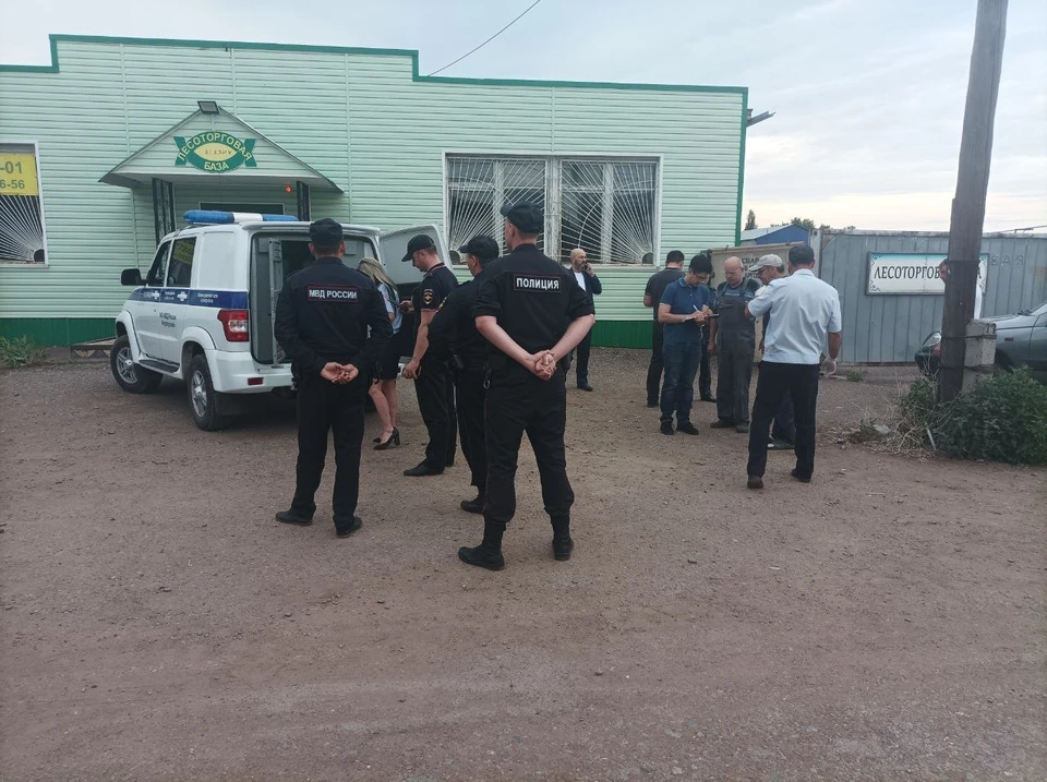 In Buzuluk, a man shot people - Negative, Murder, Police, Firing squad, Gun, Mayor, Conflict, Inadequate, Condolences, Orenburg region, Longpost, news