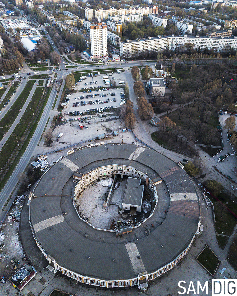 Abandoned symbol of the nineties of Samara - My, Abandoned, Samara, Coliseum, Urbanphoto, Urbanfact, Made in USSR, Travel across Russia, Abandoned house, Dji, Stalker, Digger, Soviet, the USSR, Samara Region, Shopping center, Market, Architecture, Demolition, Longpost