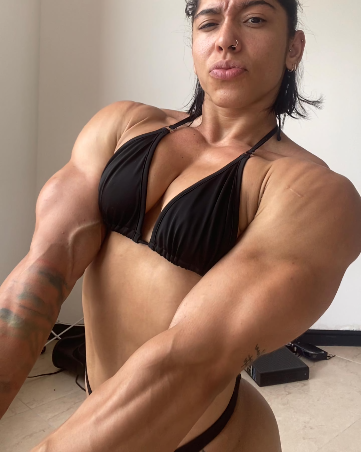 Amazona (amazona_fit) - NSFW, Amazona Fit, Strong girl, Sleep-Sleep, Extreme muscles, Sports girls, Girls, Body-building, Bodybuilders, Video, Vertical video, Soundless, Longpost