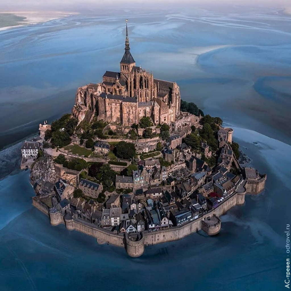 Mont Saint Michel - sights, Architecture, The photo, France, Island, Longpost