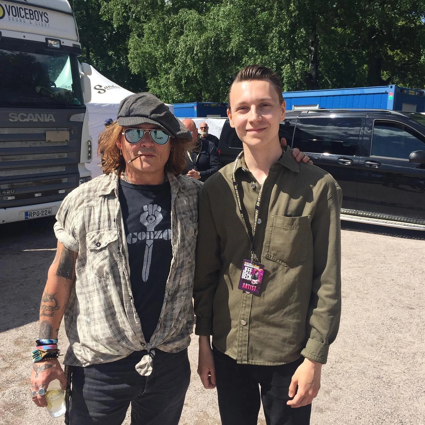 Johnny with a fan in Helsinki - Johnny Depp, Helsinki, The photo, Actors and actresses, Celebrities, Photo with a celebrity