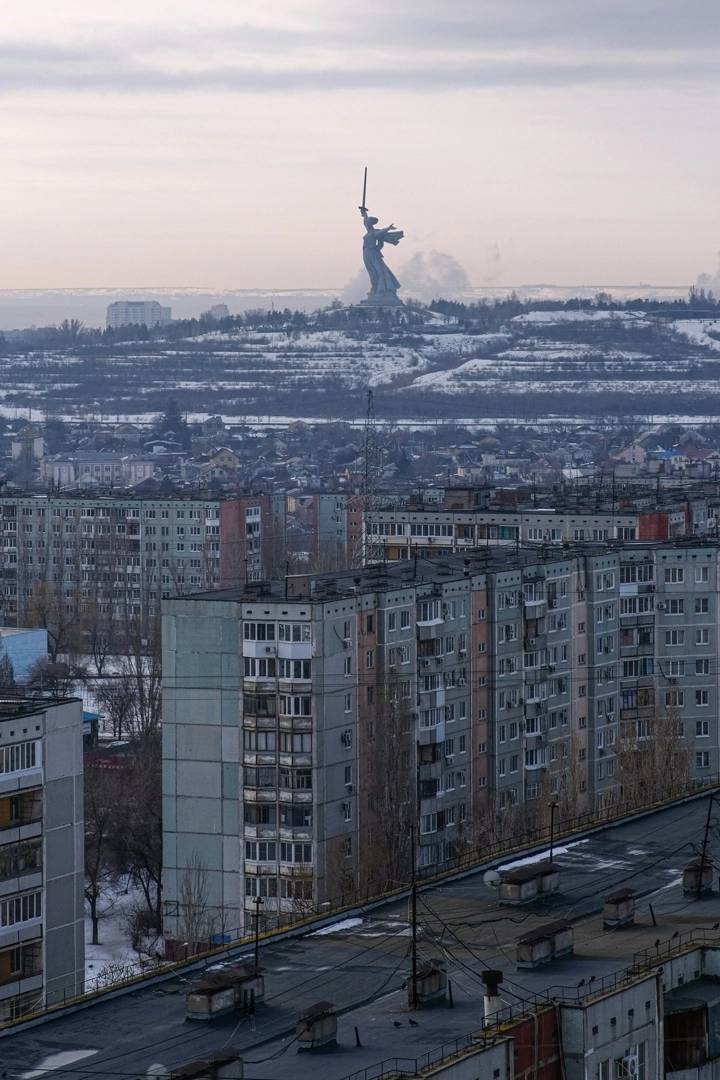 Волгоград - Волгоград, Родина-Мать, Панельный дом, Путешествие по России, Фотография