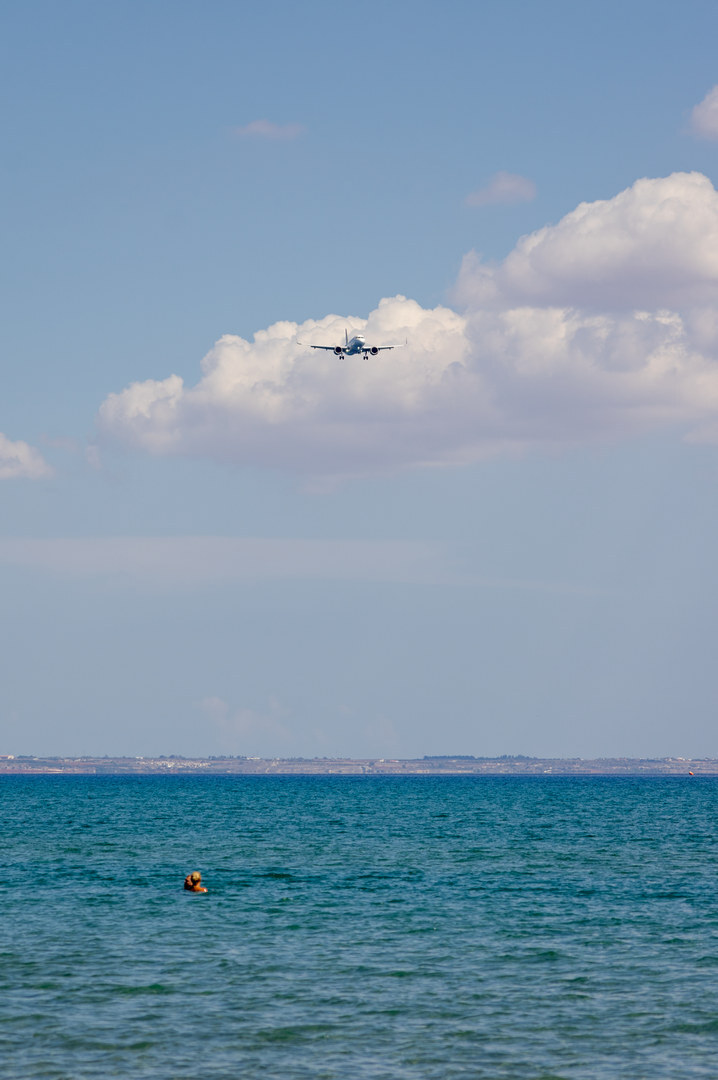 Spotting on the beach part 1 - My, Airplane, Vacation, Sea, Spotting, Aviation, Beach, Cyprus, The airport, Pentax, Pentax k-3, Airbus, Boeing, Longpost