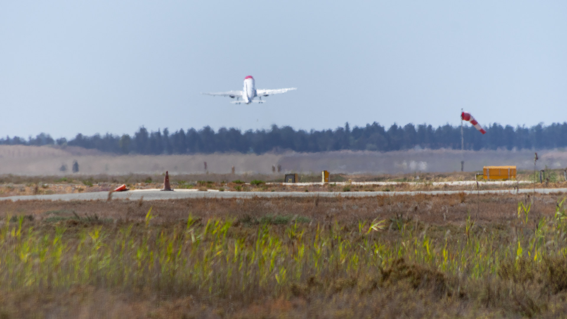 Spotting on the beach part 1 - My, Airplane, Vacation, Sea, Spotting, Aviation, Beach, Cyprus, The airport, Pentax, Pentax k-3, Airbus, Boeing, Longpost