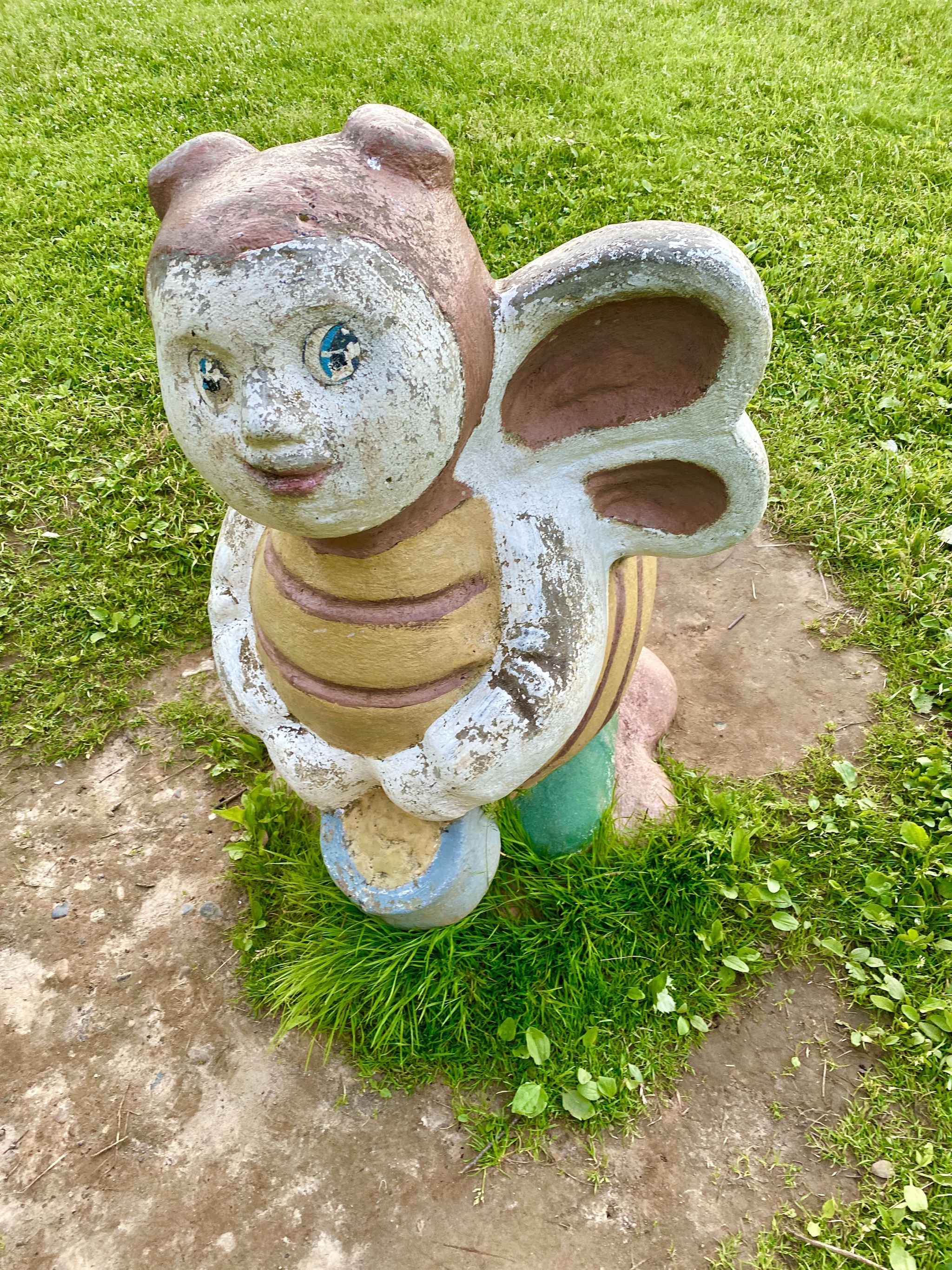 Bee from Kostroma - My, Kostroma, Square, Sculpture, Bees