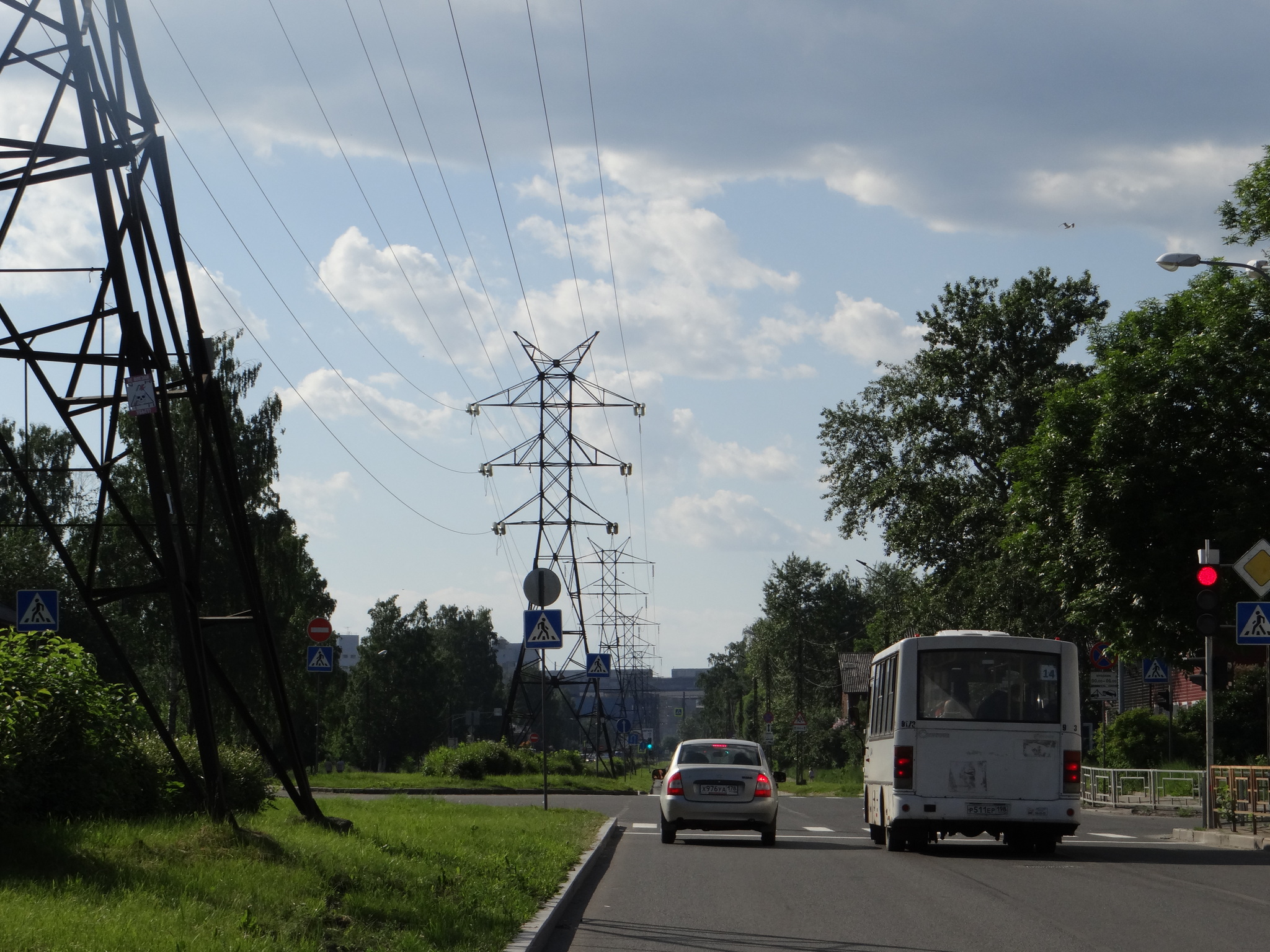 Passing through PTZ - My, Street photography, Energy, Petrozavodsk, Ptz, Power lines, Longpost