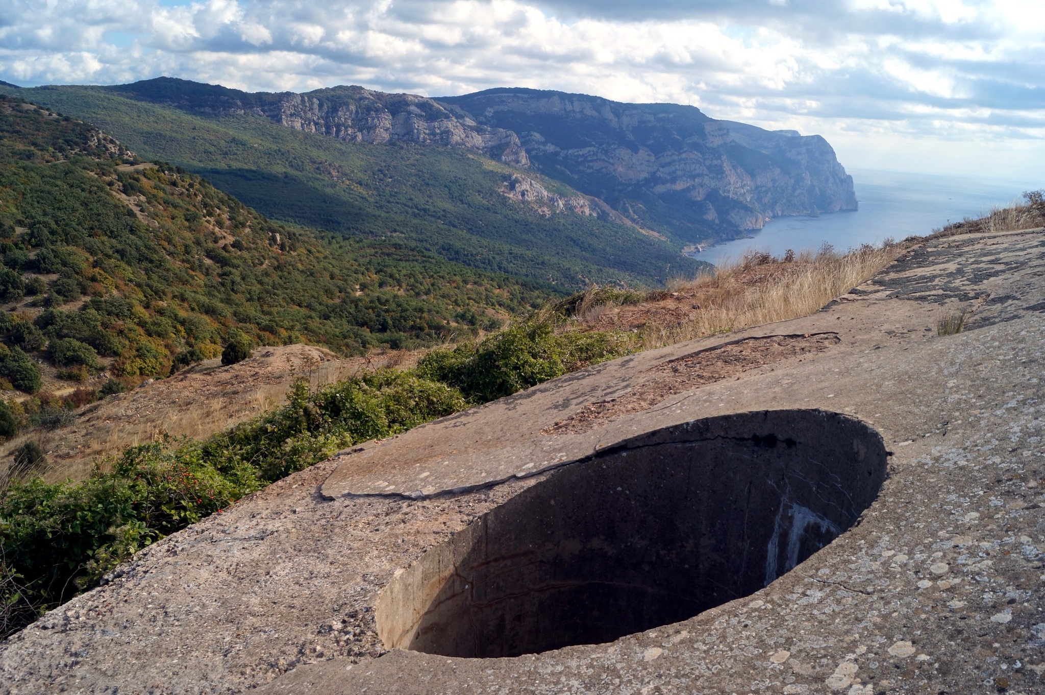 Balaklava is a city on the southwestern coast of Crimea - My, Abandoned, The nature of Russia, beauty of nature, sights, Nature, Crimea, Sea, Black Sea, The rocks, Balaclava, Sky, Fortress, Clouds, Landscape, Gotta go, beauty, Cliff, Sevastopol, Bay, Resort, Longpost