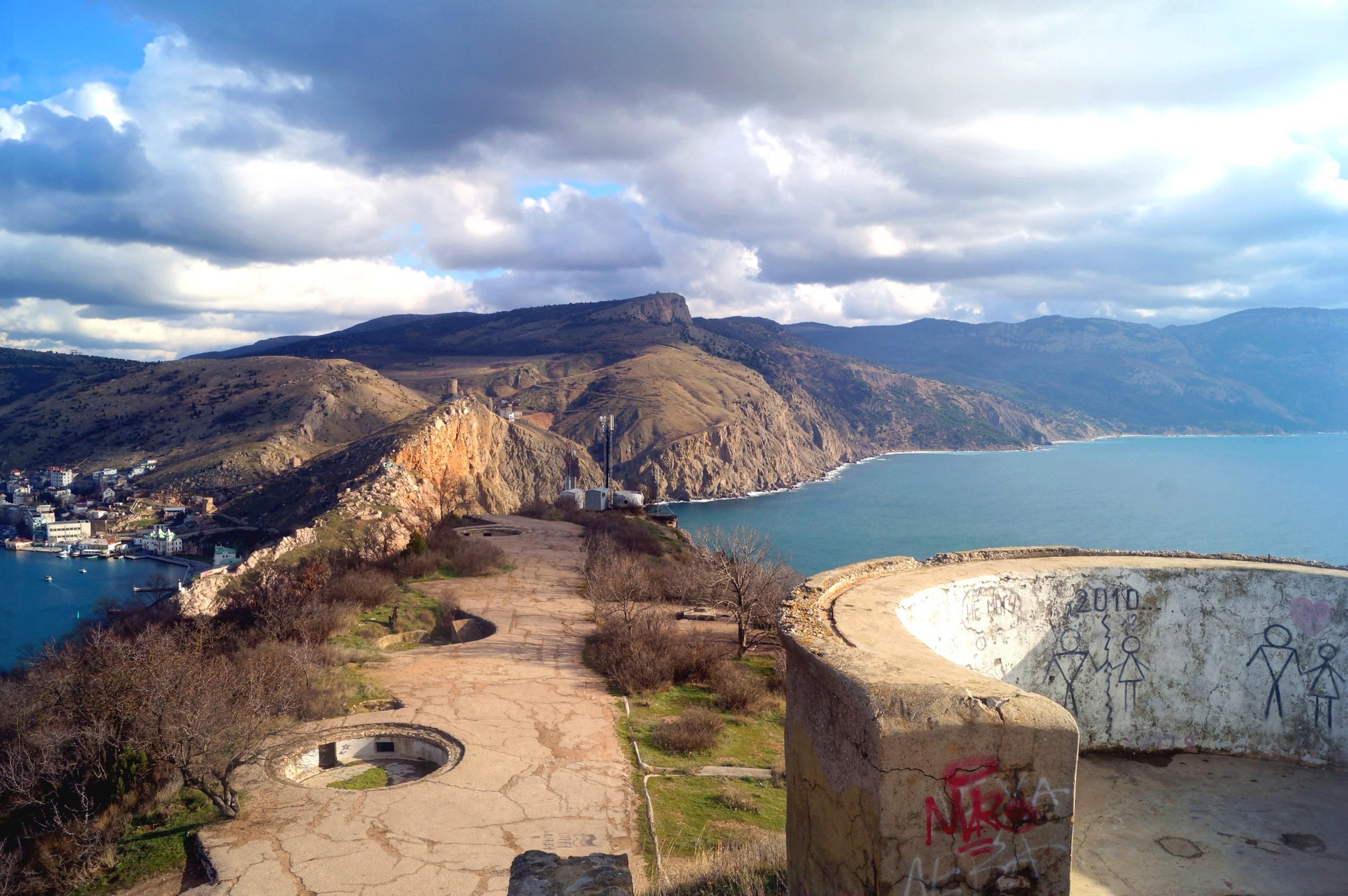 Balaklava is a city on the southwestern coast of Crimea - My, Abandoned, The nature of Russia, beauty of nature, sights, Nature, Crimea, Sea, Black Sea, The rocks, Balaclava, Sky, Fortress, Clouds, Landscape, Gotta go, beauty, Cliff, Sevastopol, Bay, Resort, Longpost