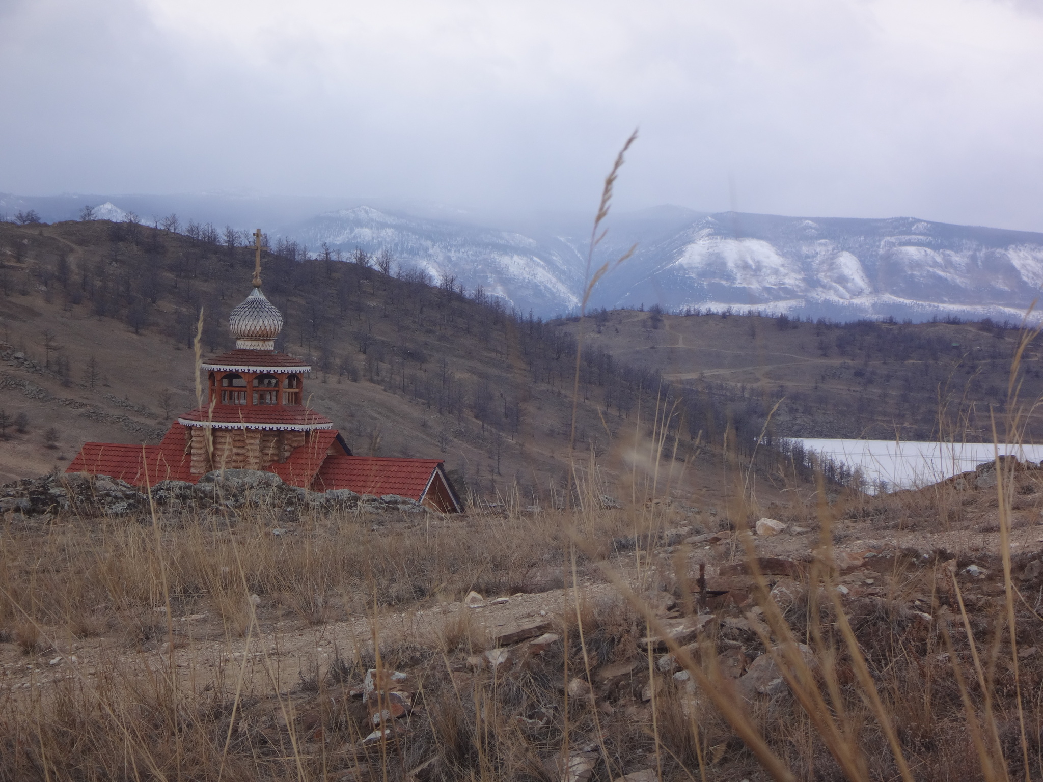 Байкал - Моё, Фотография, Природа, Природа России, Россия, Красота природы, Озеро, Байкал, Сибирь, Скалы, Туман, Зима, Церковь, Дацан, Снег, Лед, Камень, Столб, Лента, Дерево, Пейзаж, Длиннопост