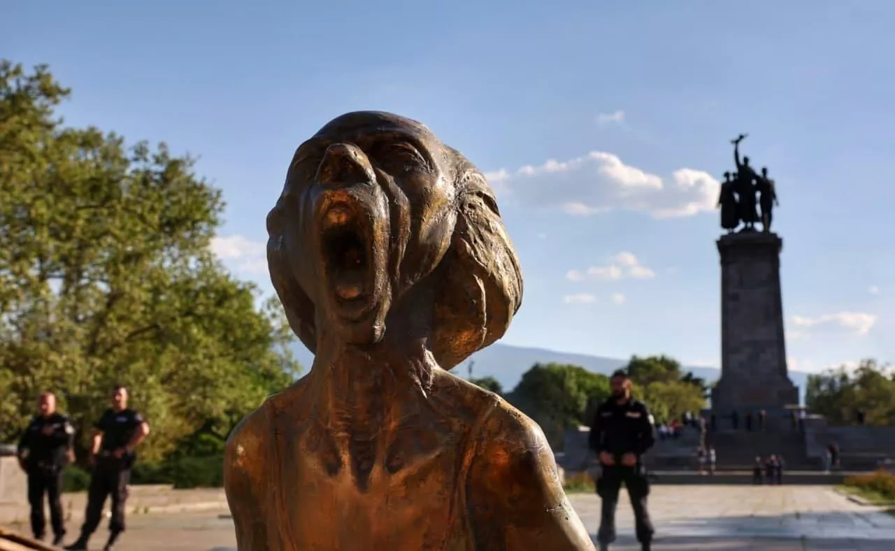 Ghost of Prague - Politics, The culture, European Union, Sculpture, Longpost