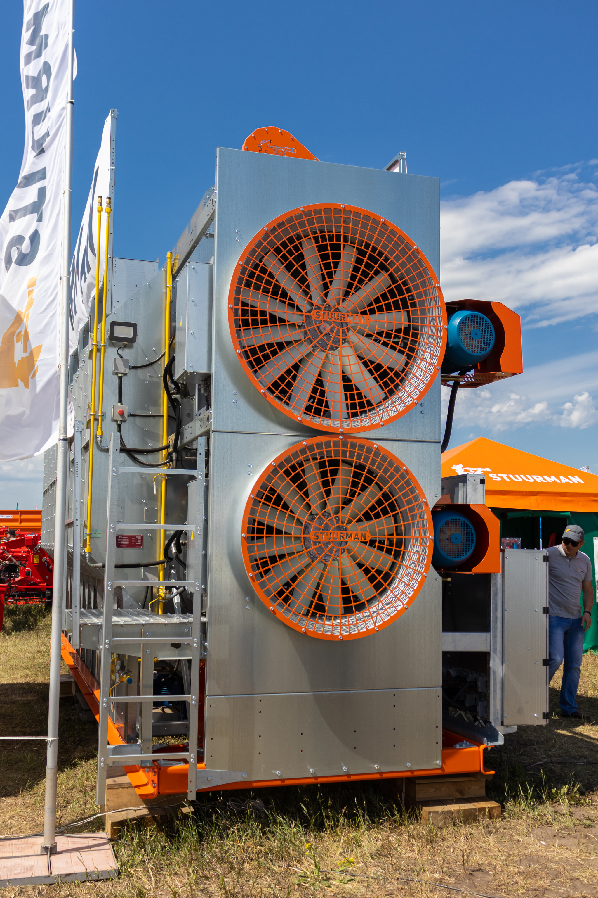 Siberian Field Day 2022 part 4 - My, The photo, Exhibition, Barnaul, Сельское хозяйство, Agricultural machinery, Technics, Tractor, Combine harvester, Field, Summer, Report, Longpost