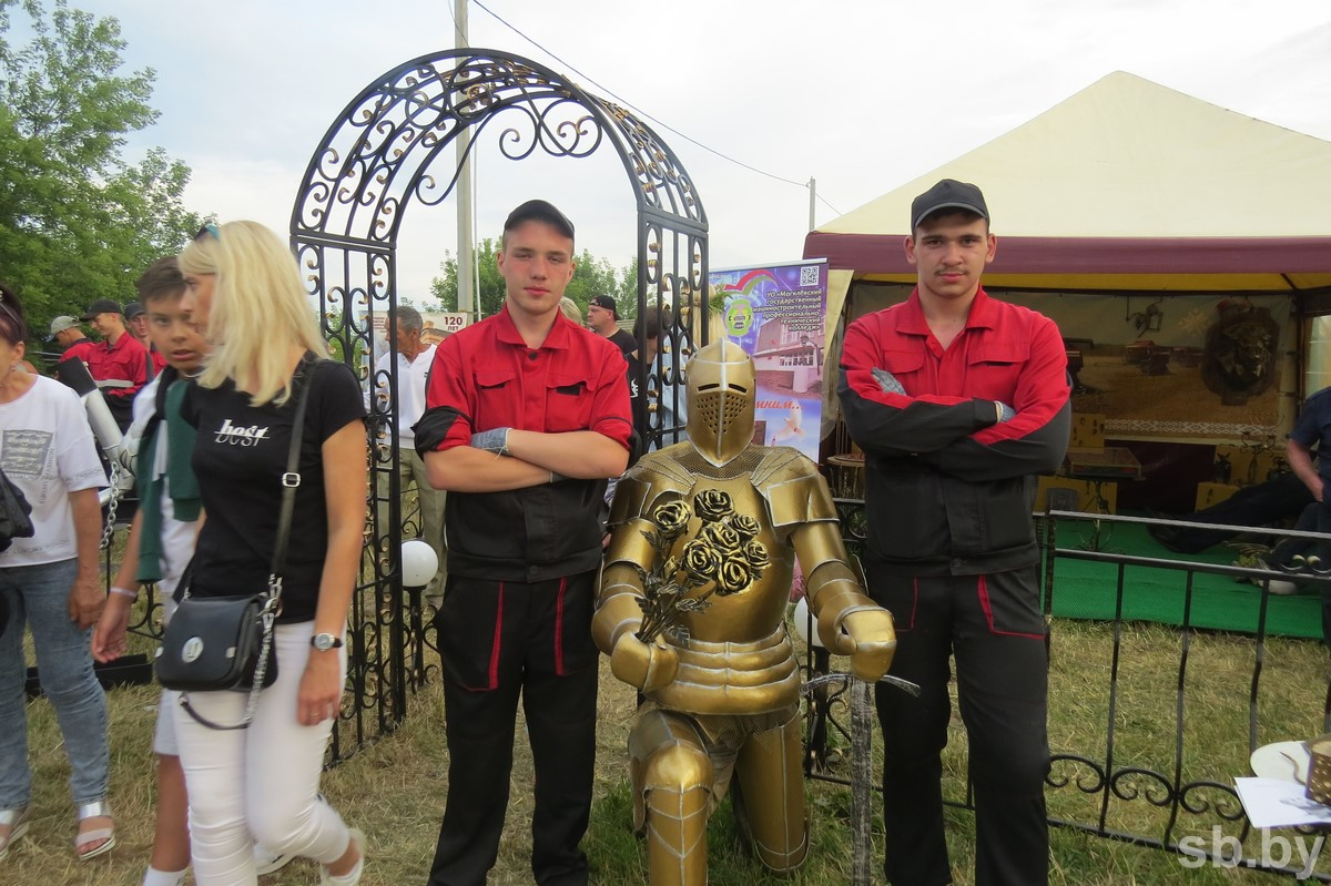 At the youth platform in Alexandria, vocational education institutions arranged a spectacular career guidance - Republic of Belarus, Vocational guidance, Alexandria, Presentation, Competition, The festival, Longpost