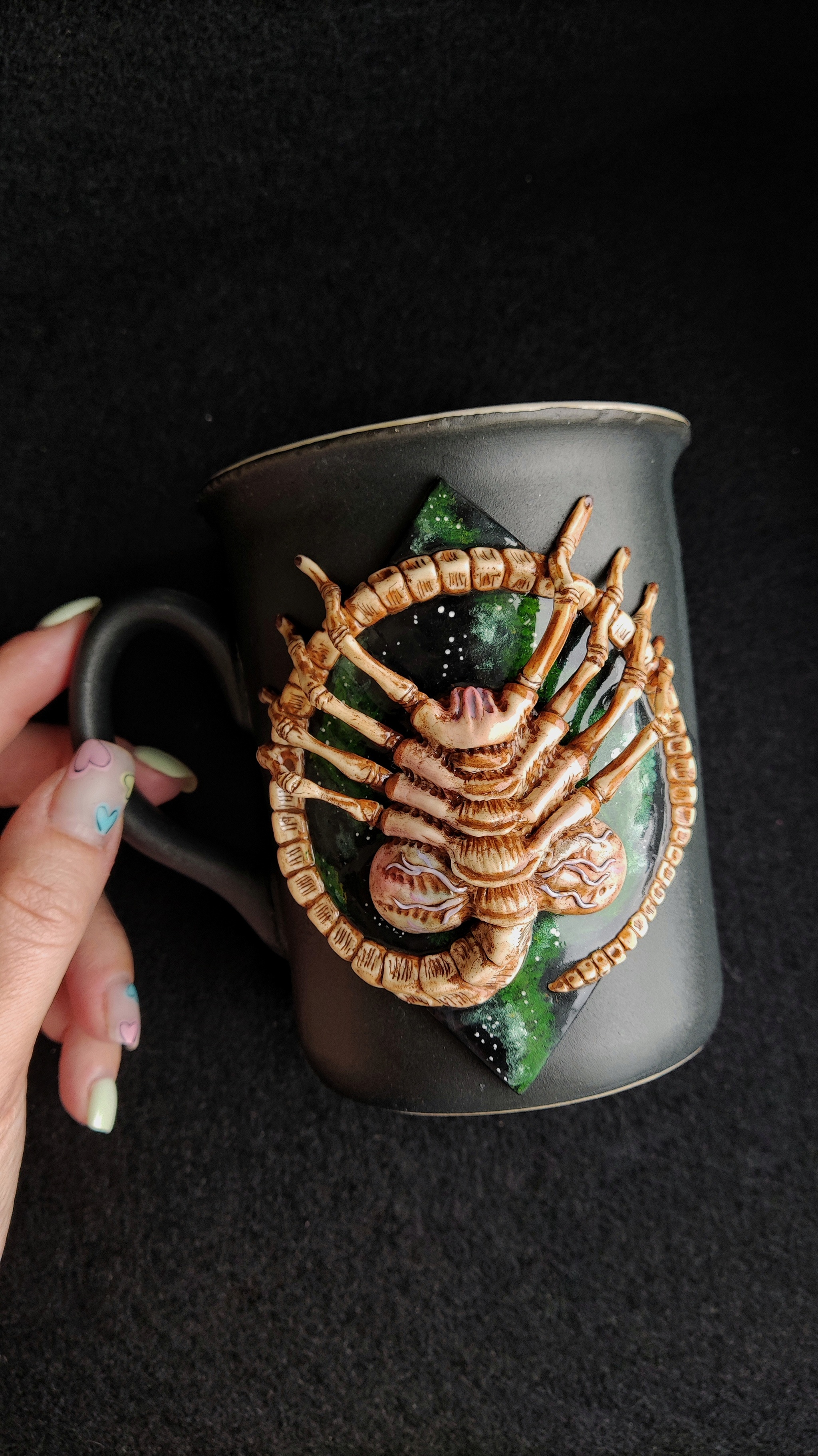 Mug Lyceum - My, Stranger, Alien movie, Face grabber, Alien: Isolation, Polymer clay, Mug with decor, Presents, Handmade, Video, Vertical video, Longpost