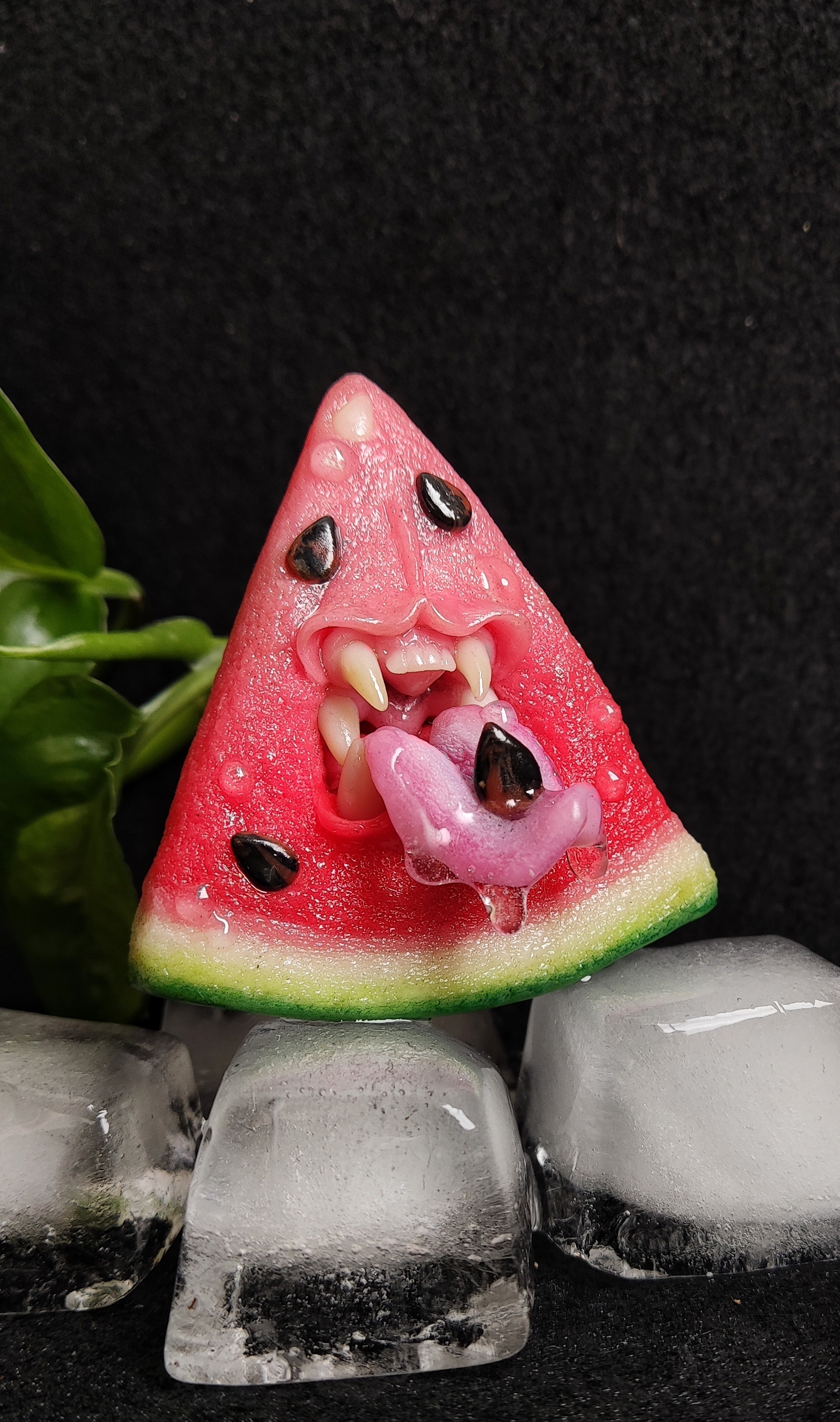 Brooch/Magnet Predatory Watermelon - My, Handmade, Polymer clay, Brooch, Teeth, Horror, Kripota, Decoration, Mystic, Mystical decorations, Video, Soundless, Vertical video, Longpost