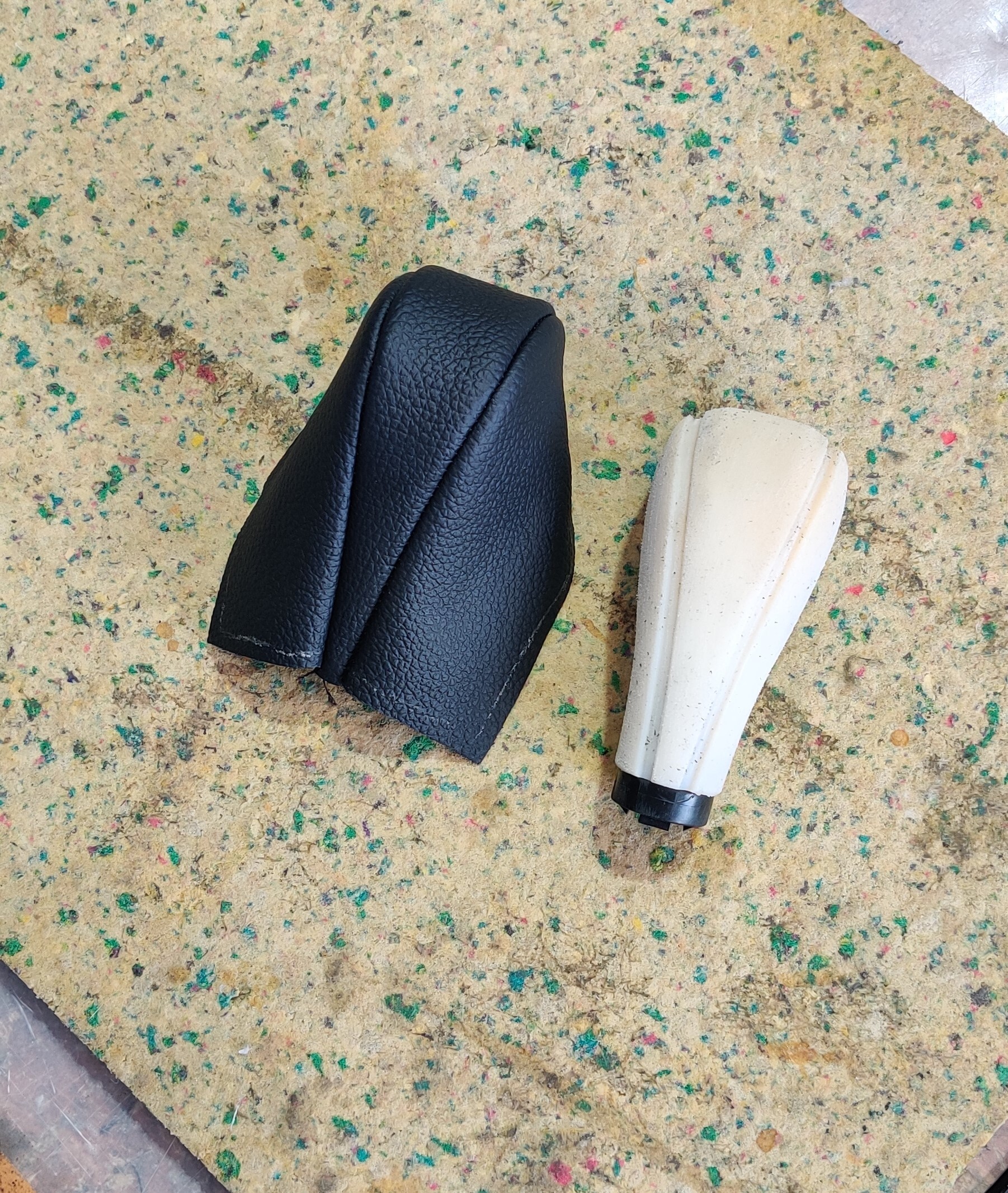 Padding of the automatic transmission handle from Volvo XC90 in genuine leather - My, Handmade, Leather products, Padding, Needlework with process, Longpost