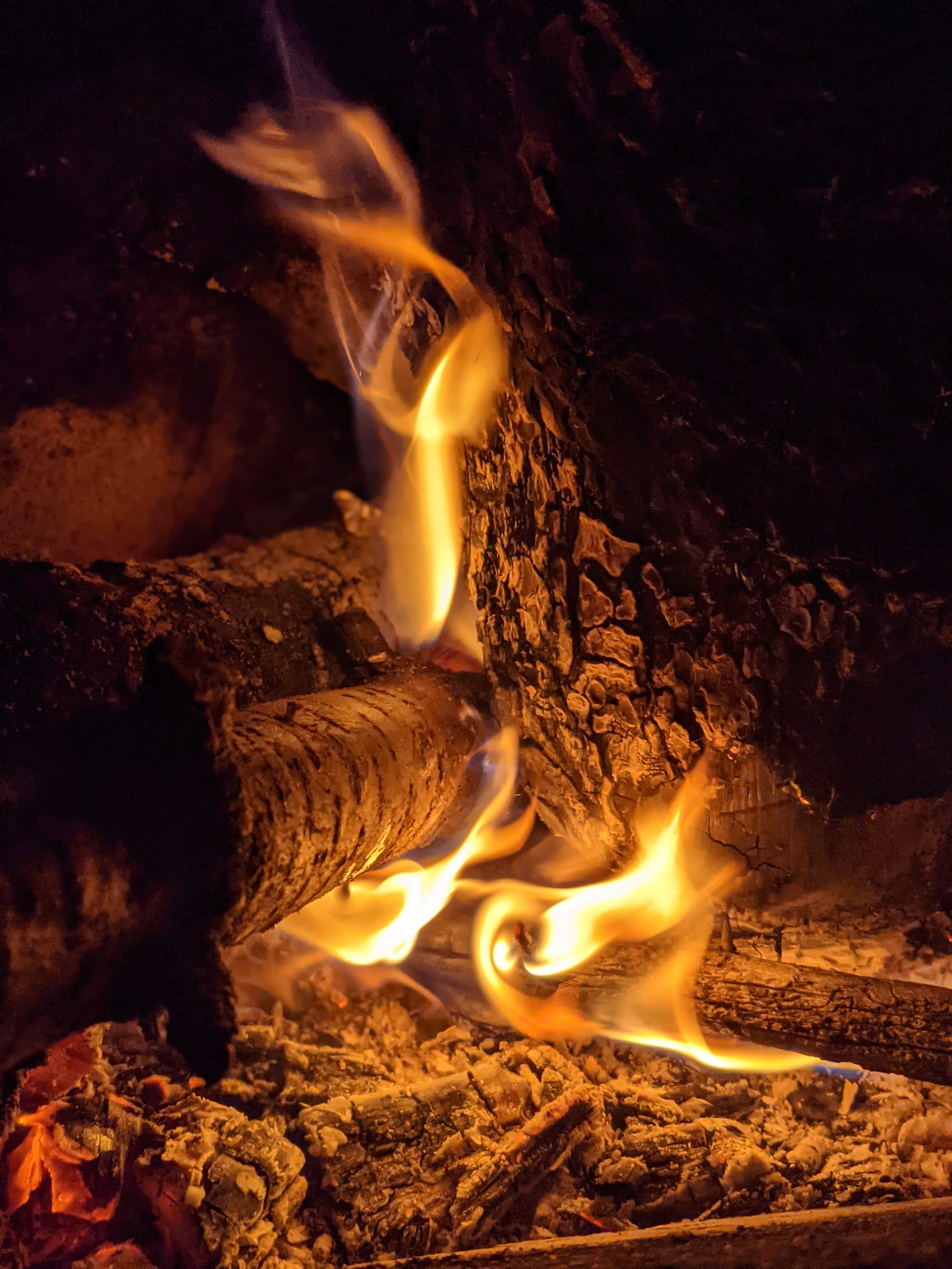 Starry sky of Khamar-Daban and campfire))) - My, Mobile photography, Khamar-Daban, Stars, Bonfire, The mountains