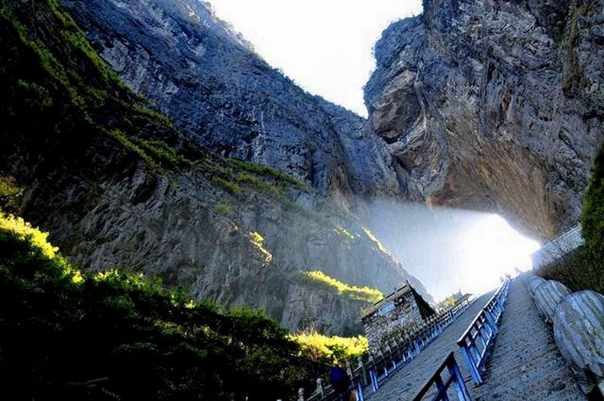 Mount Tianmen. Heaven's Gate. China - China, The mountains, Tianmen Rock, Interesting, The photo, Repeat, Longpost