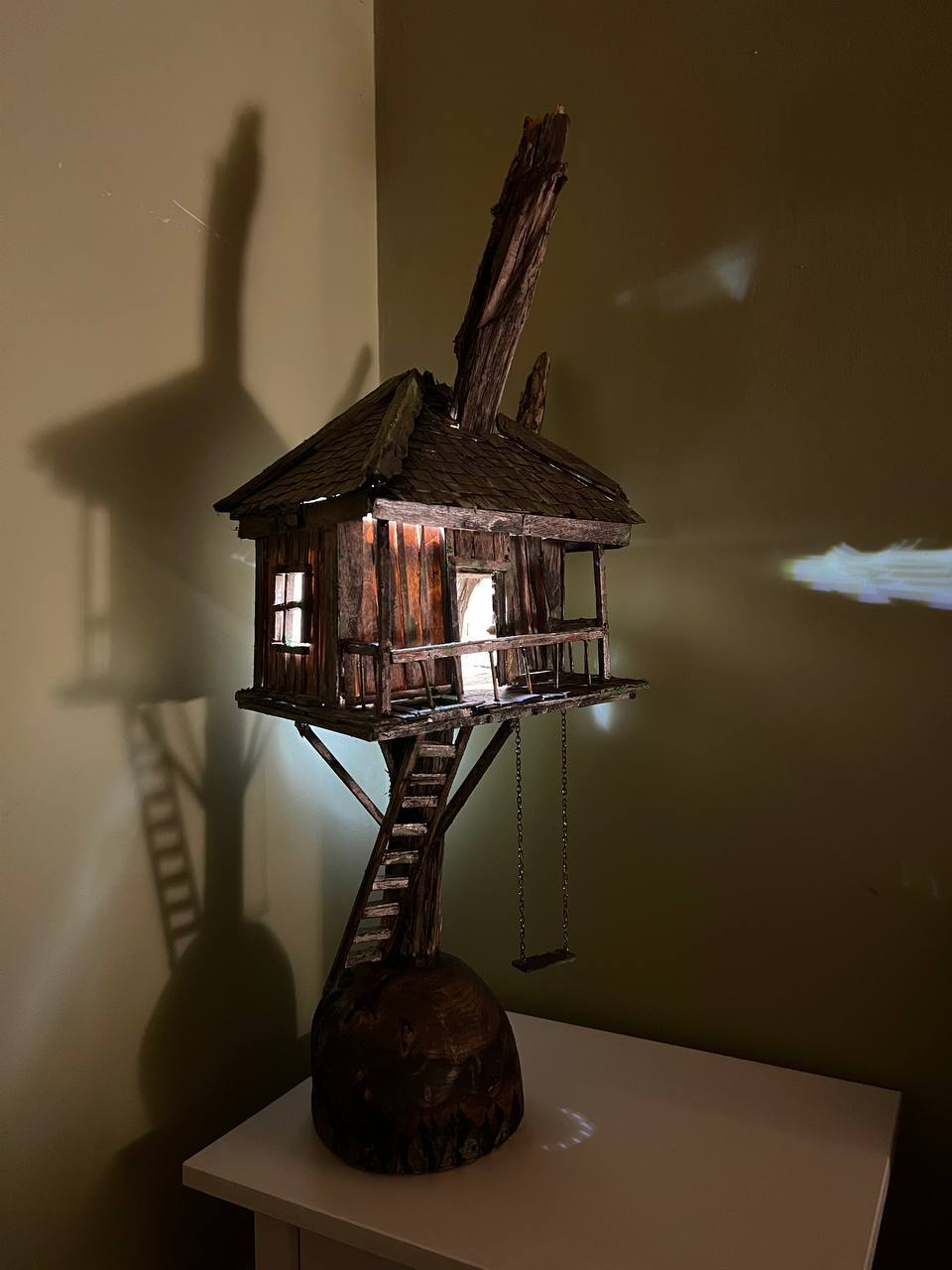 Сделал необычный светильник - дом на дереве | Пикабу