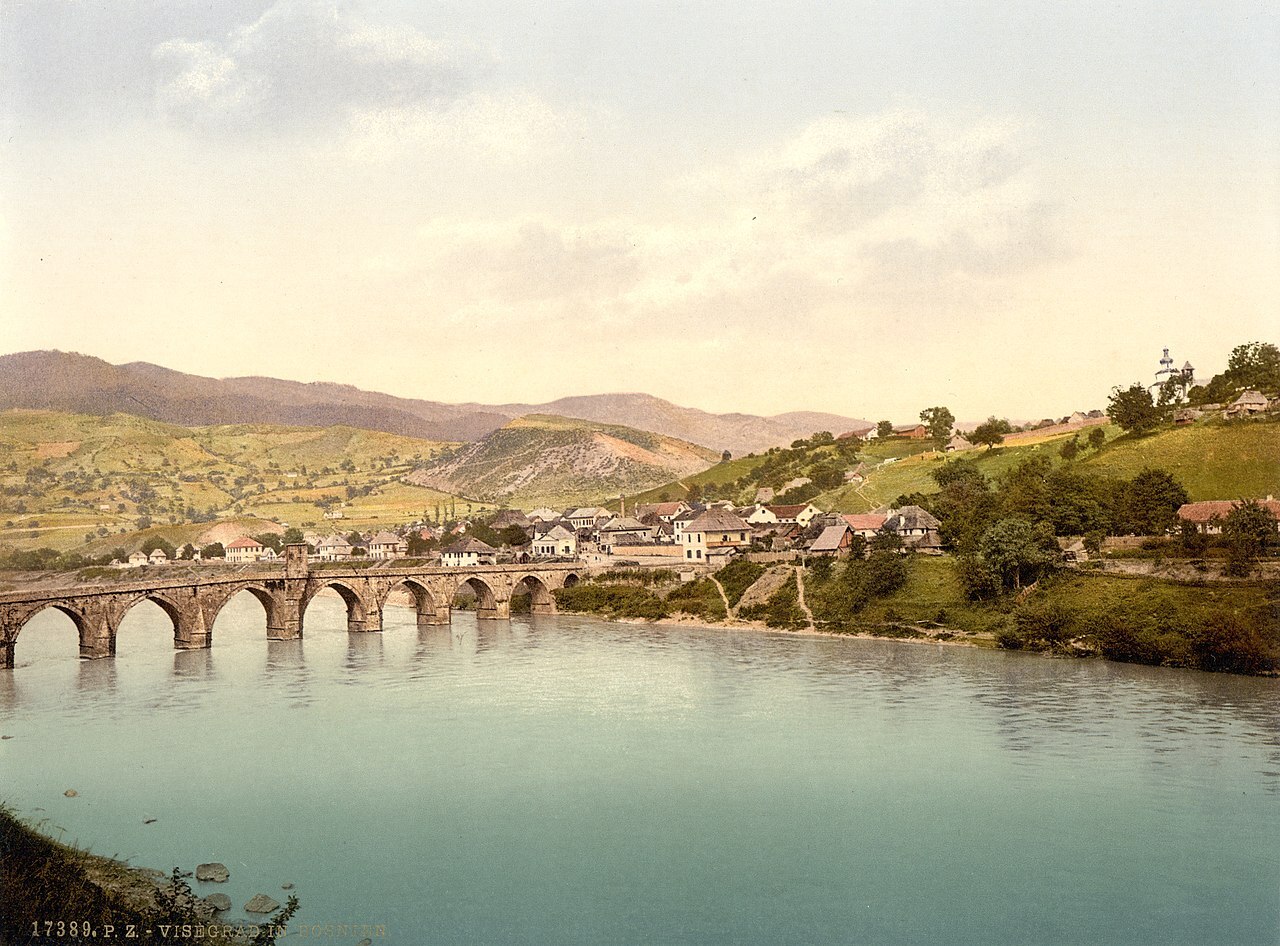 Visegrad. - Monument, sights, Church, Temple, Architecture, Bosnia and Herzegovina, River, Canyon, Observation deck, Excursion, Nobel Prize, UNESCO, Serbs, beauty of nature, Monastery, Politics, Serbia, Bridge, Food, Video, Soundless, Vertical video, Youtube, Longpost